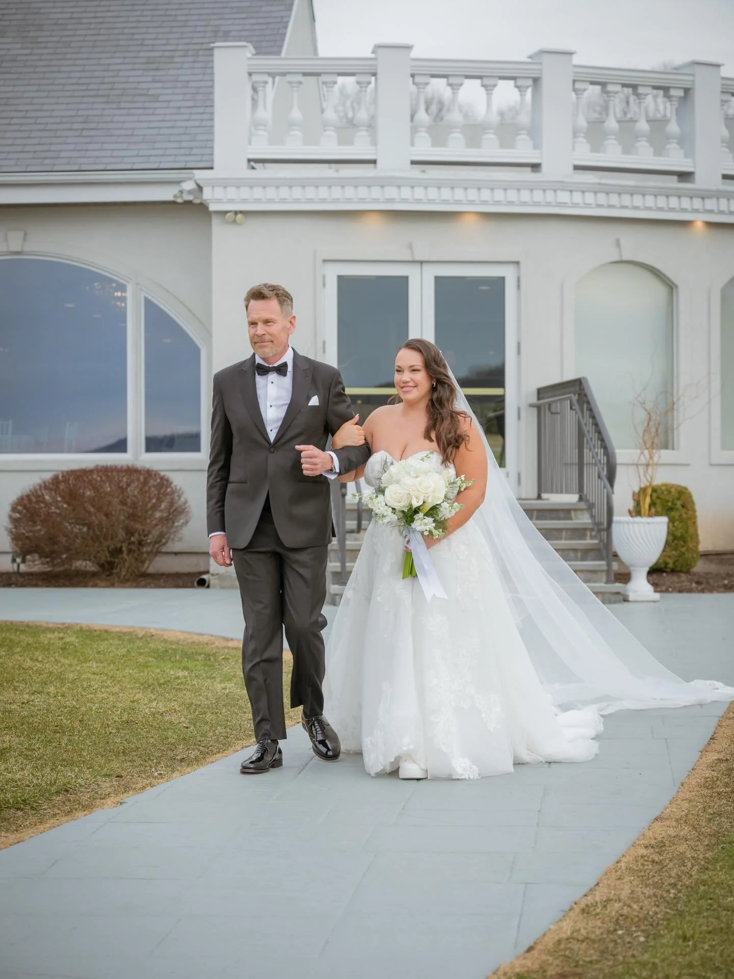 Some of my favorites from Maddy &amp; Alex&rsquo;s beautiful ceremony on the lake at candlewood inn. It was a cold day but the view is always so perfect. I love these two and can&rsquo;t wait to post more from their big day!