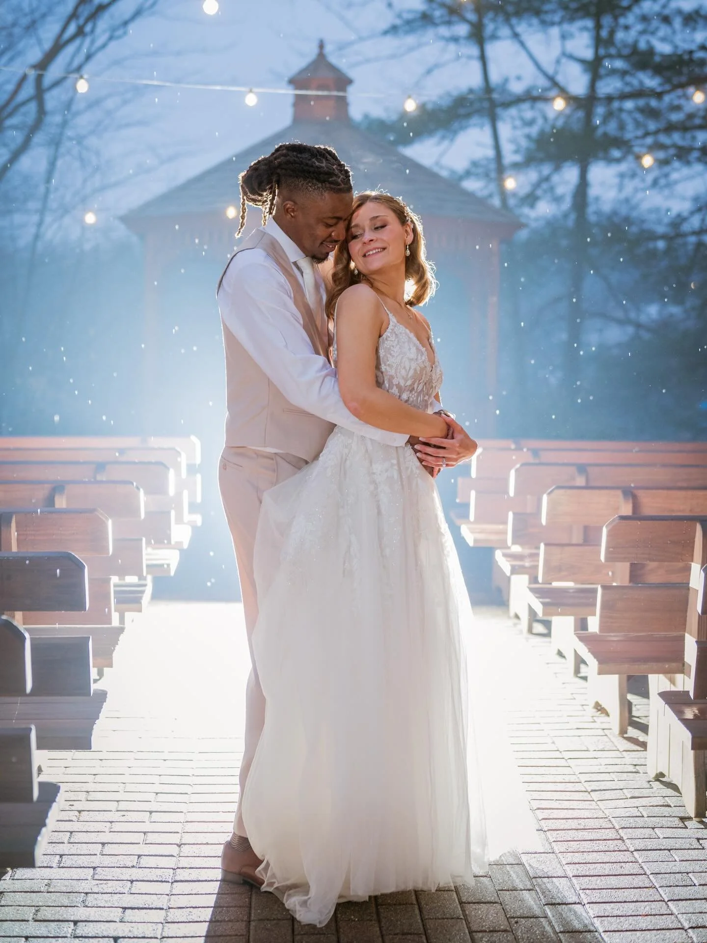 Every time I&rsquo;m at pavilion, it rains at some point lately. While some would say I&rsquo;m bad luck, I&rsquo;d like to say it&rsquo;s good luck because it allows me to get shots like these. Rachel wanted to change into her second dress &amp; it 