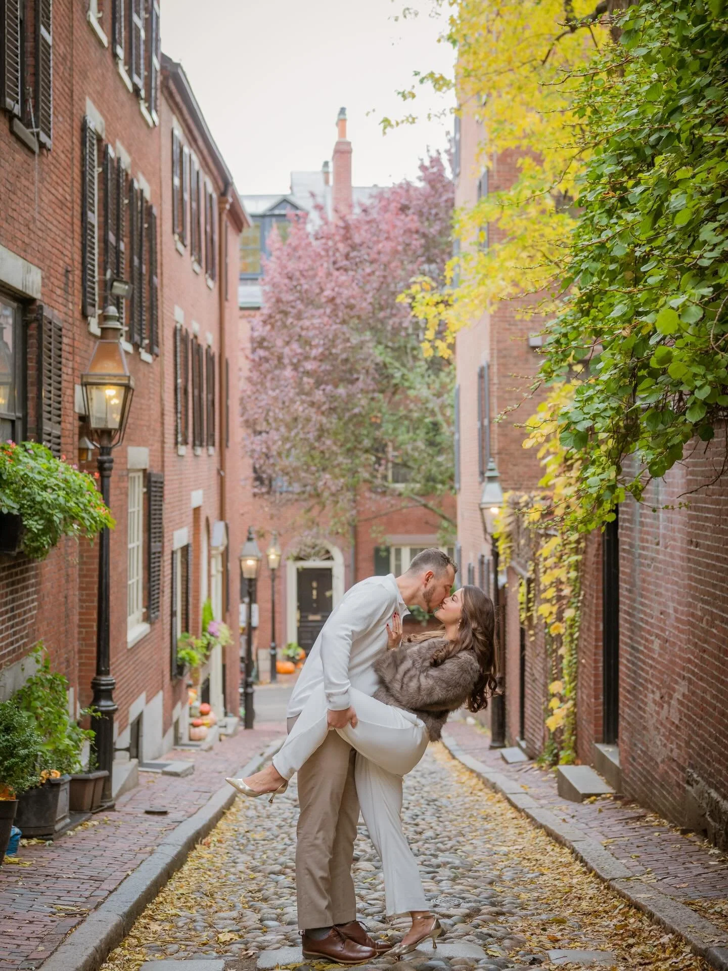 Your engagement shoots don&rsquo;t have to be in CT! I love traveling and there&rsquo;s so many beautiful spots in New England. Shaylyn and Harry live in Boston but are getting married in CT! we did their shoot in Boston &amp; had so much fun going t