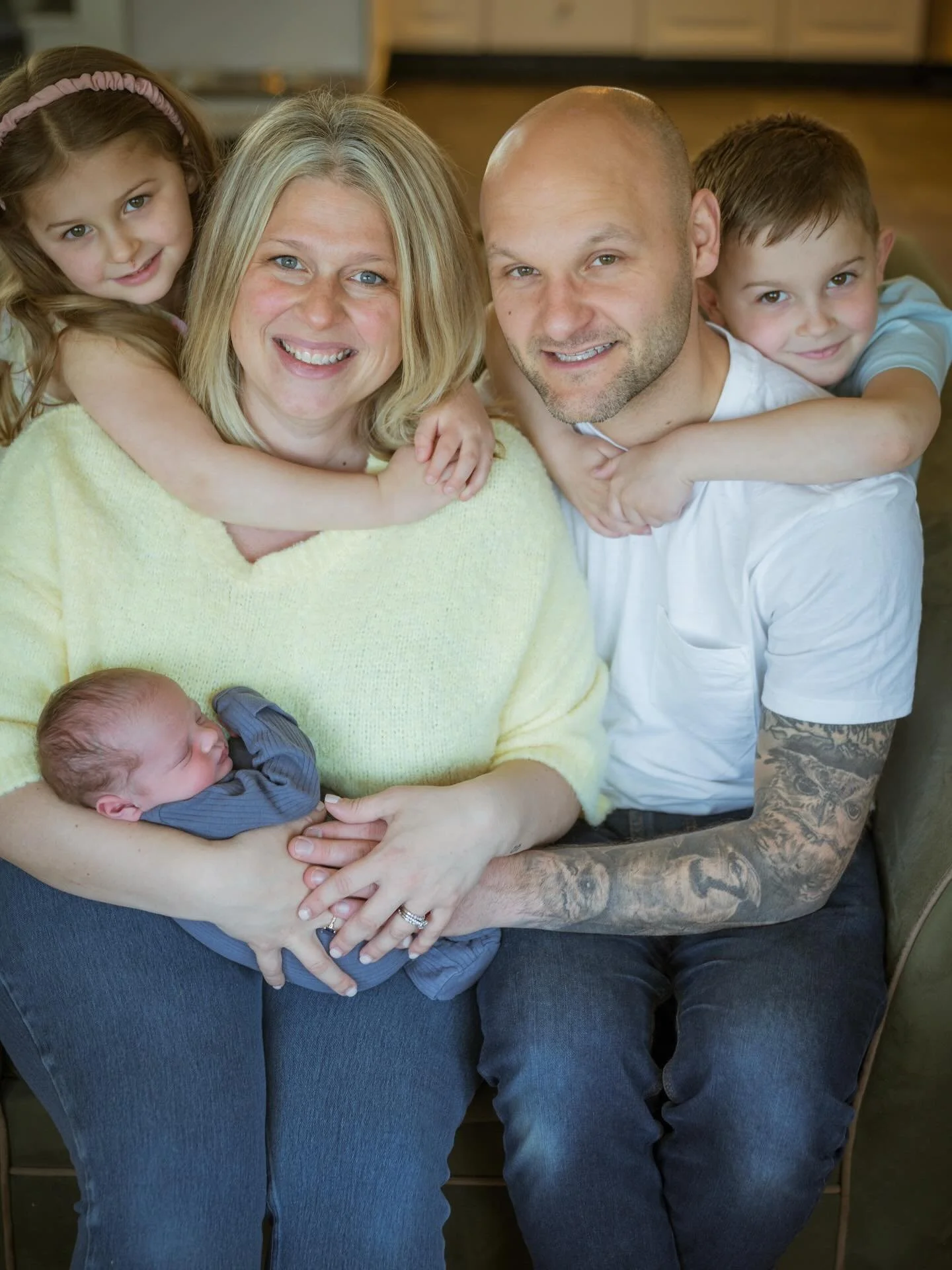 I love when I get to see Gina and her family. Her kids are so perfectly behaved for me always and they were so excited to show me their new baby brother! Me and Gina went to high school together so it&rsquo;s always so awesome to capture her life mom