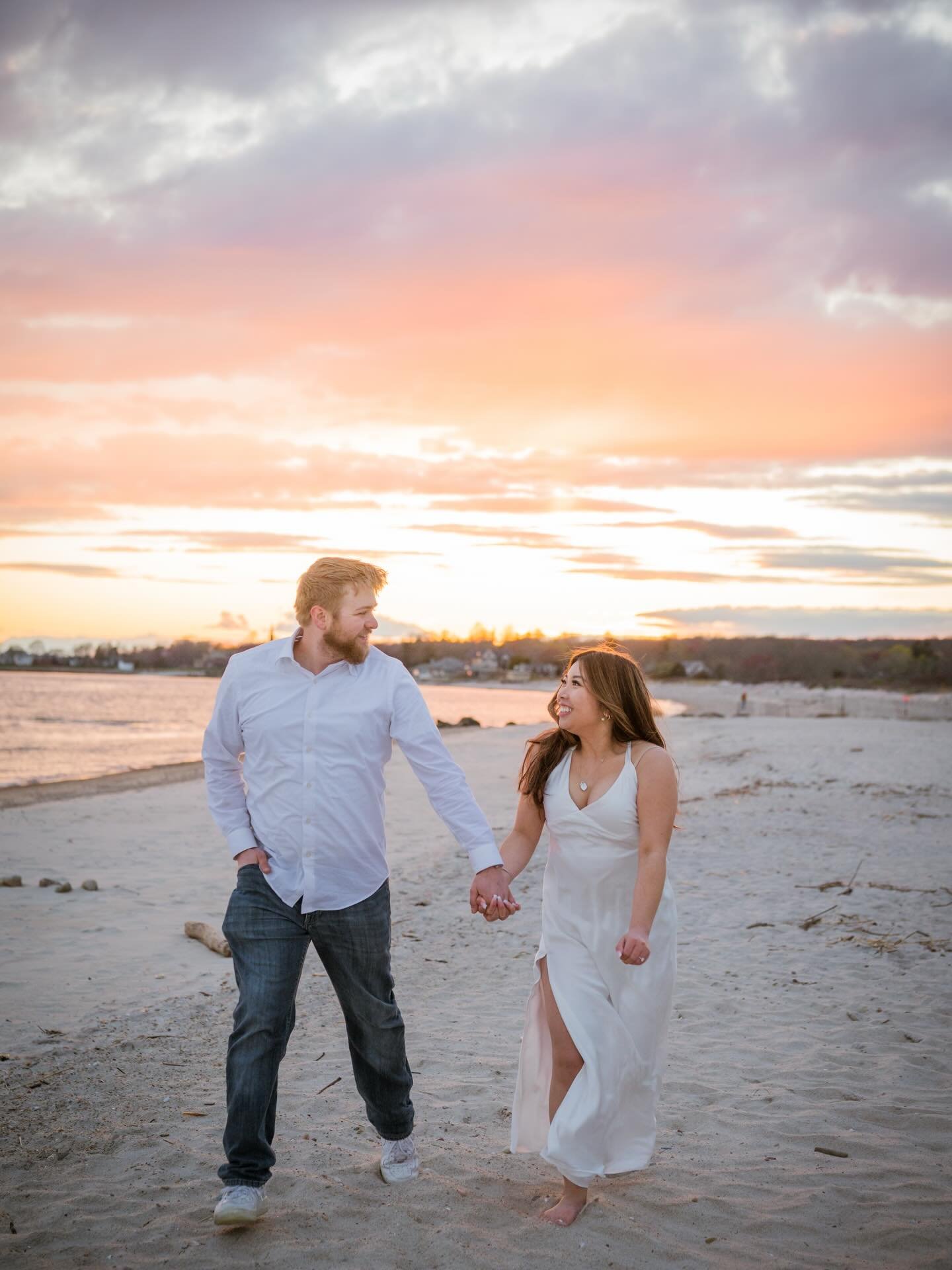 YES BRING BACK ALL THE BEACH SUNSET SHOOTS. it&rsquo;s timeeeee 🌅 liv and Marc had the best night for a shoot. It was cold but the sunset was incredible. We stalked it on my app to make sure it&rsquo;d be good and it did not disappoint. The sun drop