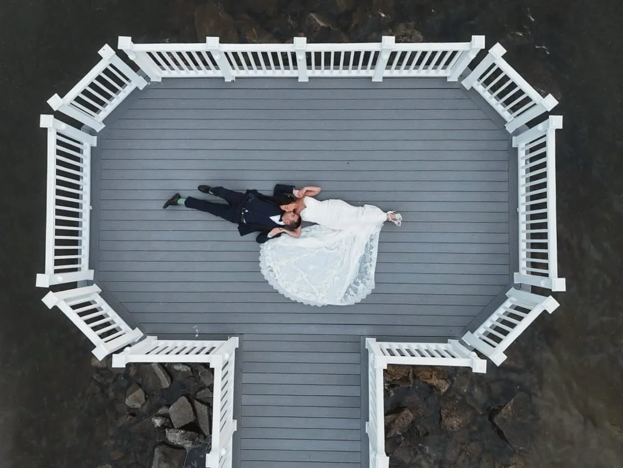 When @vividography_films lets you fly his drone and set up a shot. Im absolutely obsessed with this!! Do I maybe need to get my drone license 🤔 hahaha but absolutely obsessed with this.