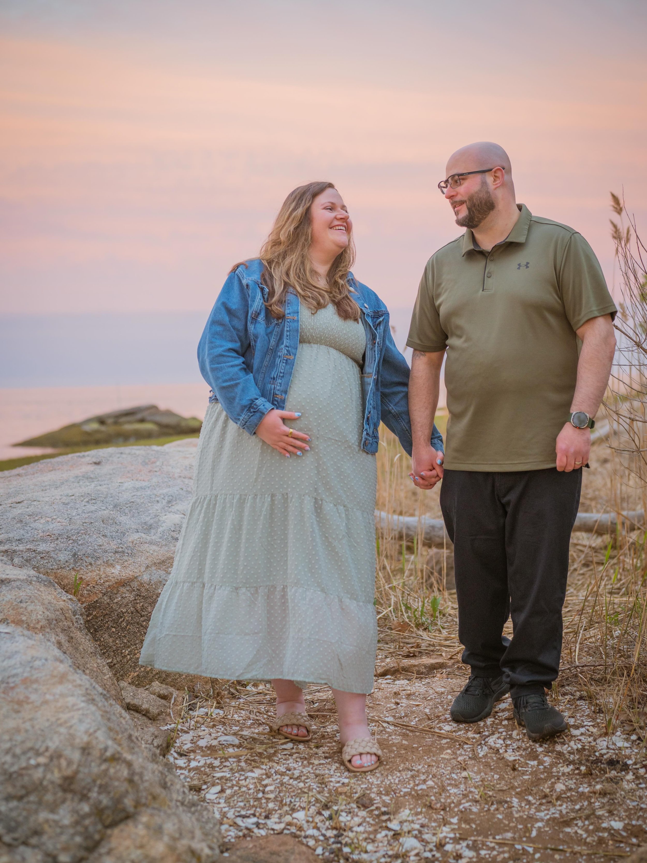 Love when I get to photograph past wedding clients now pregnant! Jackie and Mike are expecting and I couldn&rsquo;t be happier for them. We got such a gorgeous sunset for their shoot!! I am so excited for warmer weather, beach shoots &amp; sunsets! I