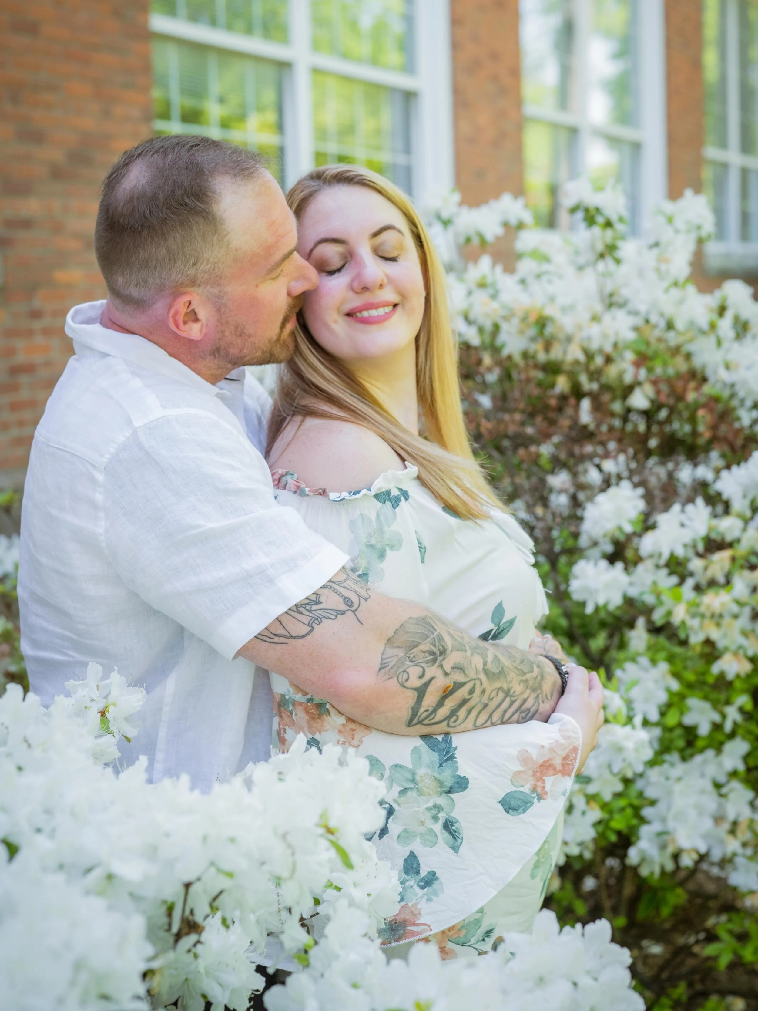 I&rsquo;ve known Kaitlyn for years and when she told me her &amp; Chris got engaged I was so excited for her!! They wanted to do their engagement photos in Milford near the duck pond which was so fun &amp; had such a warm day for these!! Swipe throug