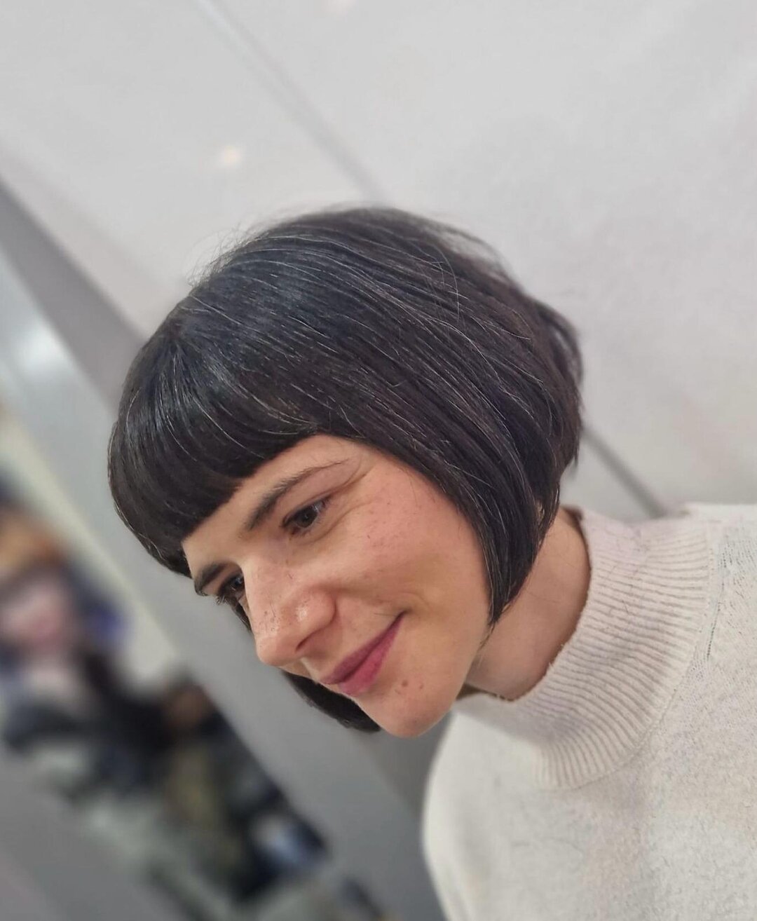 Elegance in every angle! 💇&zwj;♀️ 

Our client rocks a short chic bob with a trendy fringe, proving that sophistication is always in style. Ready to redefine your look? Click the link in our bio and let's create a chic statement together! ✨ 

#Short