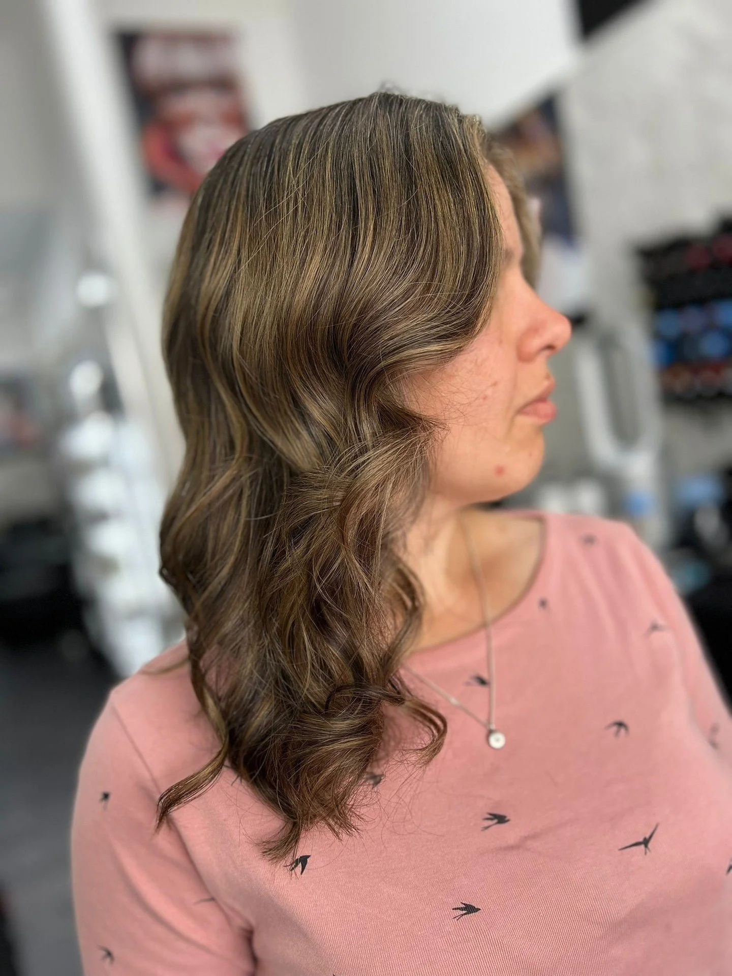 ☕️ Espresso Balayage ☕️

We lightened things up today with a light brown balayage just in time for cozy season 🤎

Whether you're going for a subtle change or a bold and colourful, our team are here to make your colour dreams come true! Head to our w