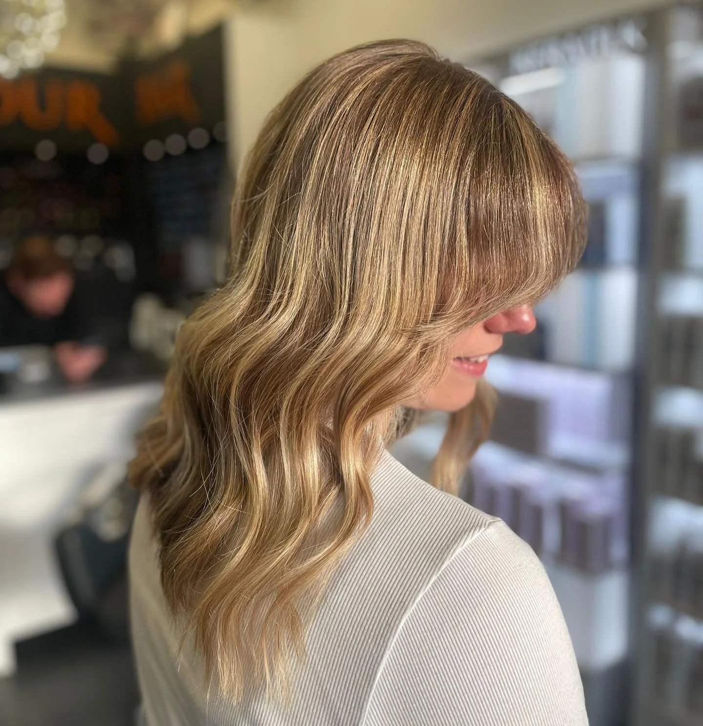 Golden Blonde ✨

A gorgeous golden blonde transformation for this beautiful girl, full of shine and styled to perfection with soft waves 🧡

Love this look? Our talented team can make it happen! To book your own bespoke colour, drop us a DM, head ove