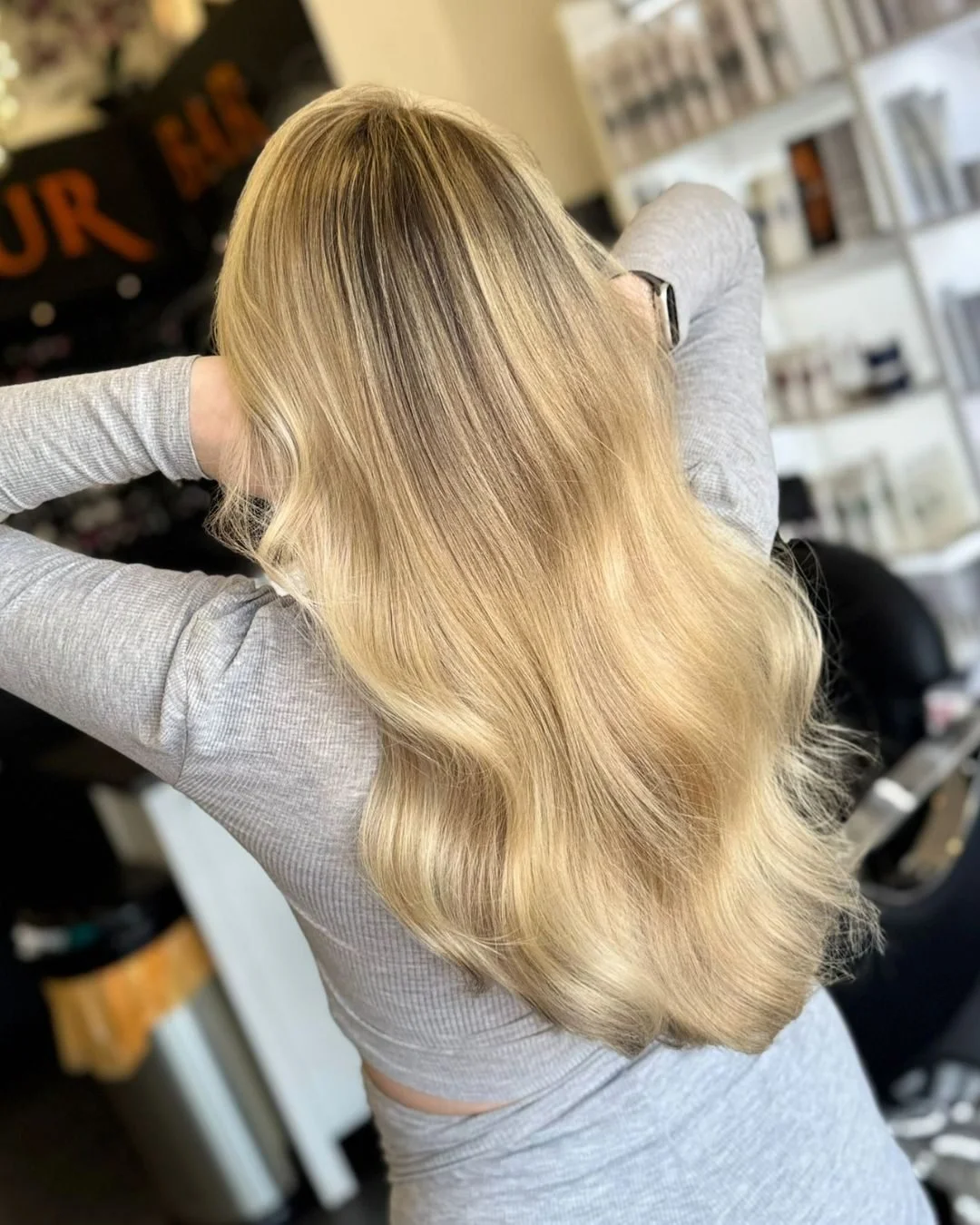 Hey June! 🌼

The ultimate summer refresh - swipe to see all the
angles of this golden, honey blonde. Here at ROAR we are obsessed with bright, seamless blends. 🍯

Bookings are available via the link in our bio, our drop us a dm to say hi!