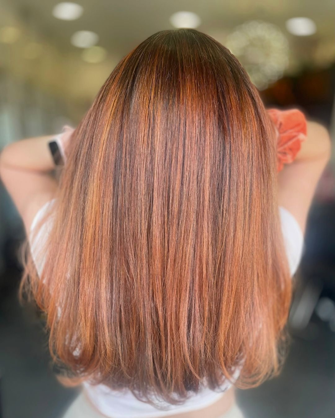Auburn Ribbons. 🦊🤍

Blended throughout a dark brunette base, these warm, copper ribbons are absolutely gorgeous! Slightly leaning in to the autumnal tones, this is the perfect transitional shade. 🤍

Looking for a hair change? Head to the link in o