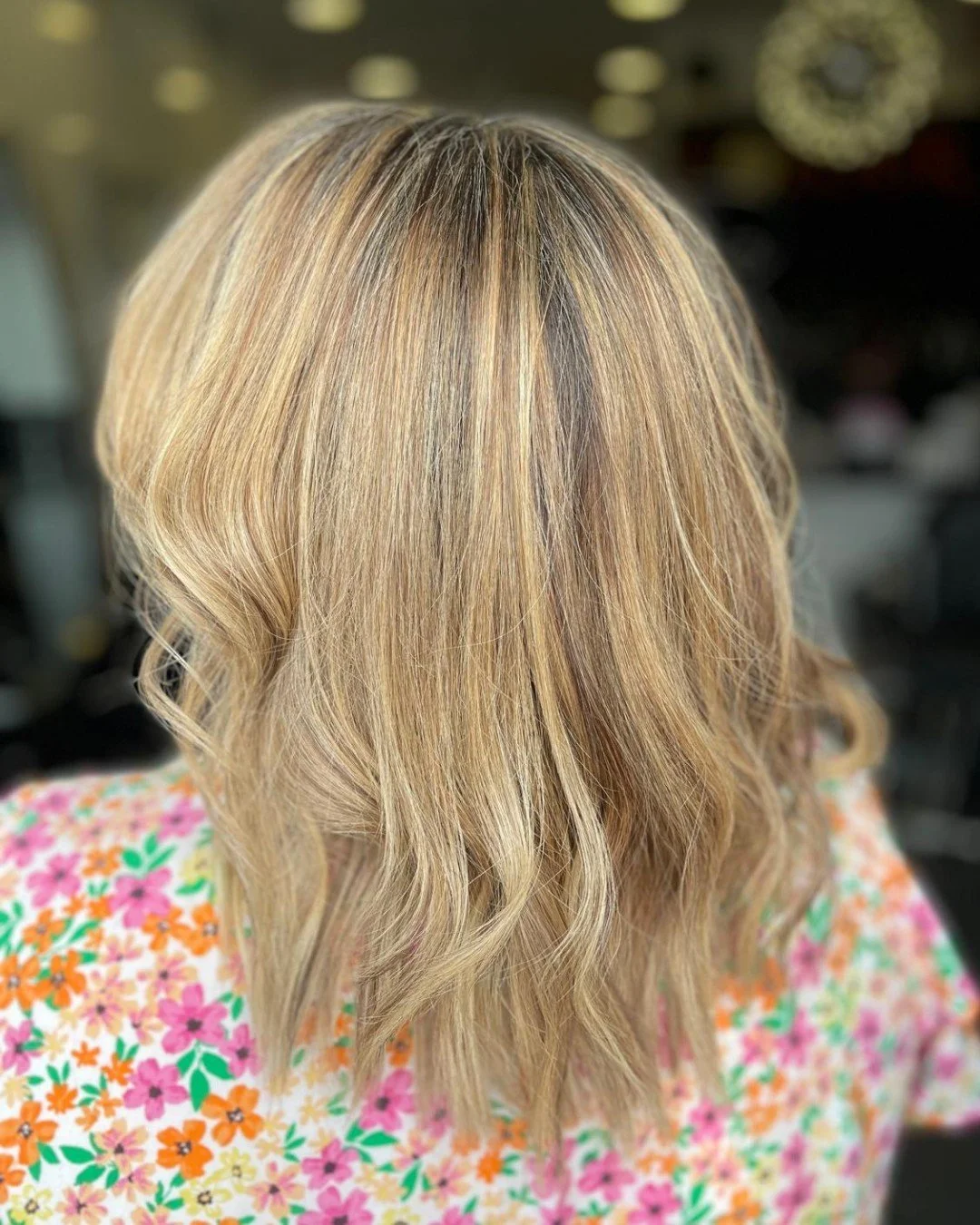 TREND ALERT: CHAMPAGNE BLONDE 🥂

This soft, neutral shade is the perfect way to add some luxury to your hair! Stef says..

"My guest wanted to embrace her greys so we blended through some creamy blonde highlights and added lowlights to break up