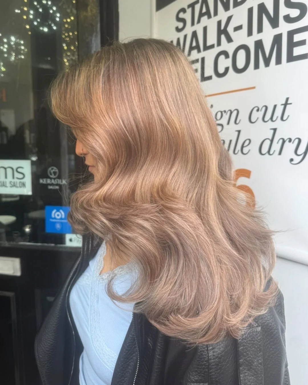 Pumpkin Spice. 🍂

The temperature is dropping and pumpkin spice is back - even for your hair! This gorgeous reddy brown is the perfect transitional shade for the autumn months. 🤍 Swipe to see the transformation. ✨

Want a hair change for autumn? Dr