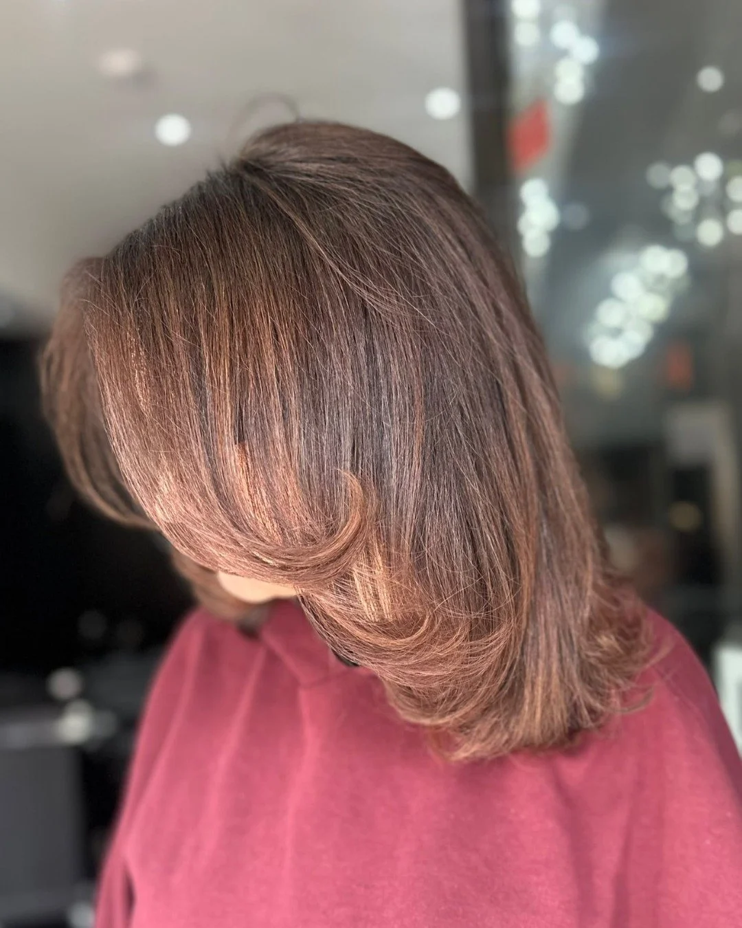 Autumnal Layers. 🍂🧡

This is giving us all the autumn inspo! A gorgeous burgundy blend, with some defined layers is the perfect switch up for the colder months, 🙌🏻

At ROAR we can customise your perfect autumnal shade to match your skin tone - dr