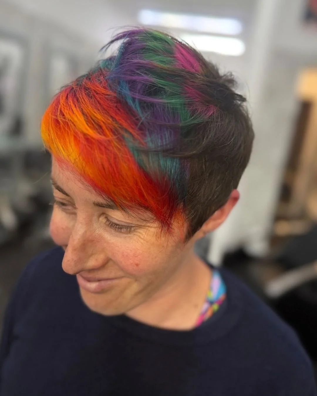 Saying goodbye to September with this gorgeous rainbow crop. ✂️🧡

The choppy layers allows every colour to shine and frames the face perfectly. ✨

As we come to the back end of the year, appointments are filling up - book in using the link in our bi