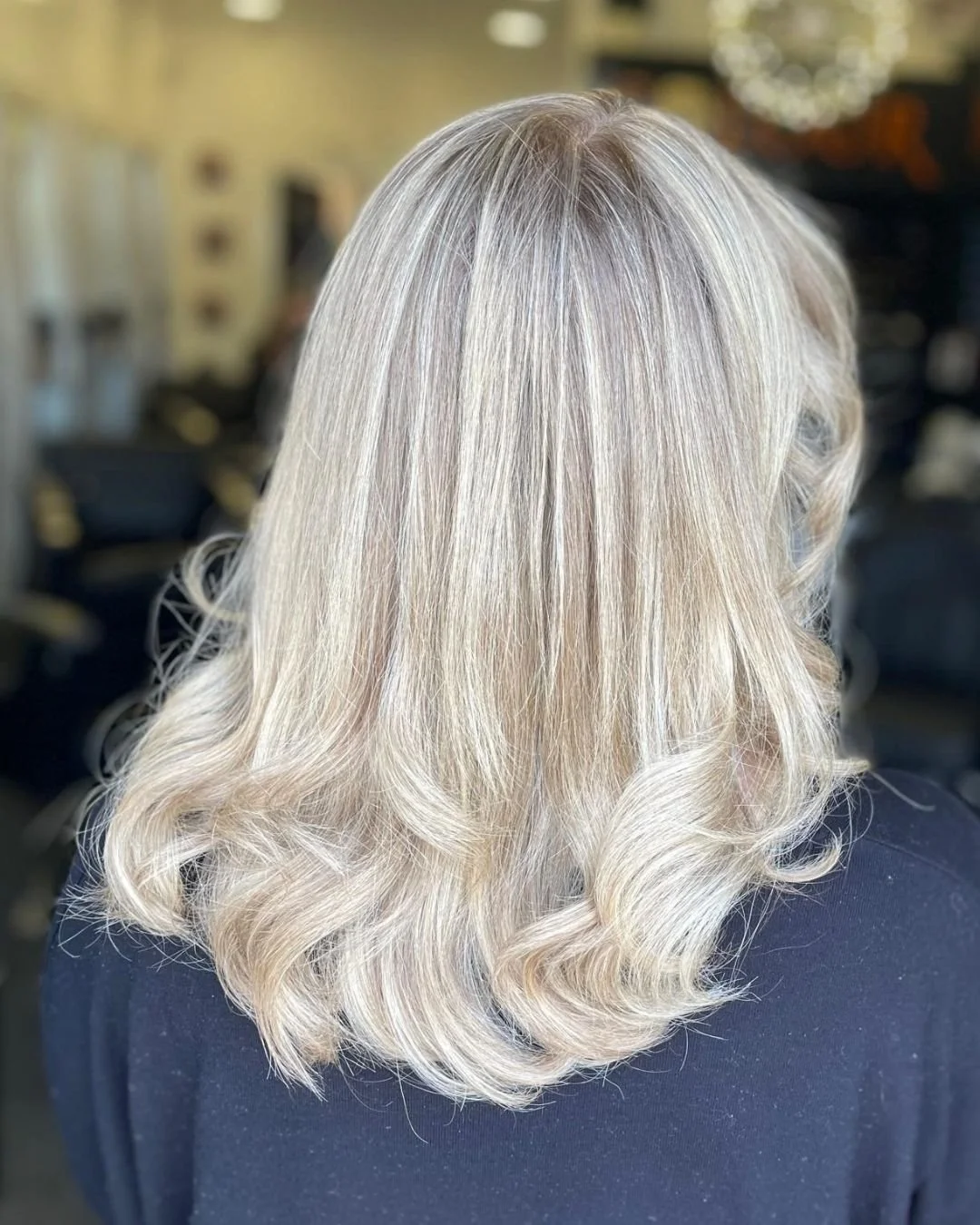 Bouncy Blonde. 👱🏻&zwj;♀️

Is there anything better than a fresh blonde? Finished with some bouncy curls and some face framing layers, you'll be leaving the salon feeling
incredible. ✨

Book in via the link in our bio or drop us a dm! 🧡