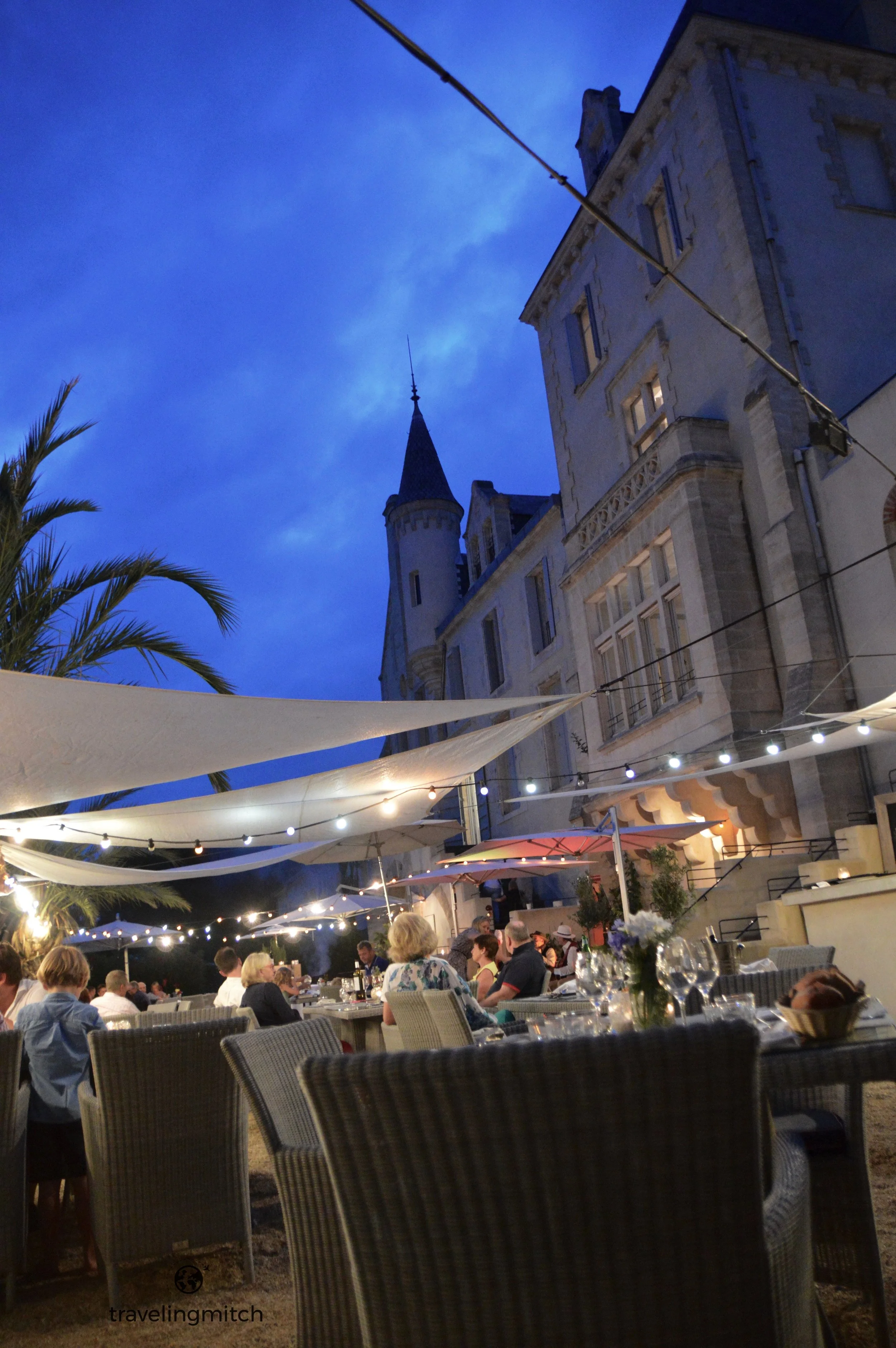 The Sunday barbecue festivities at Château Les Carrasses 