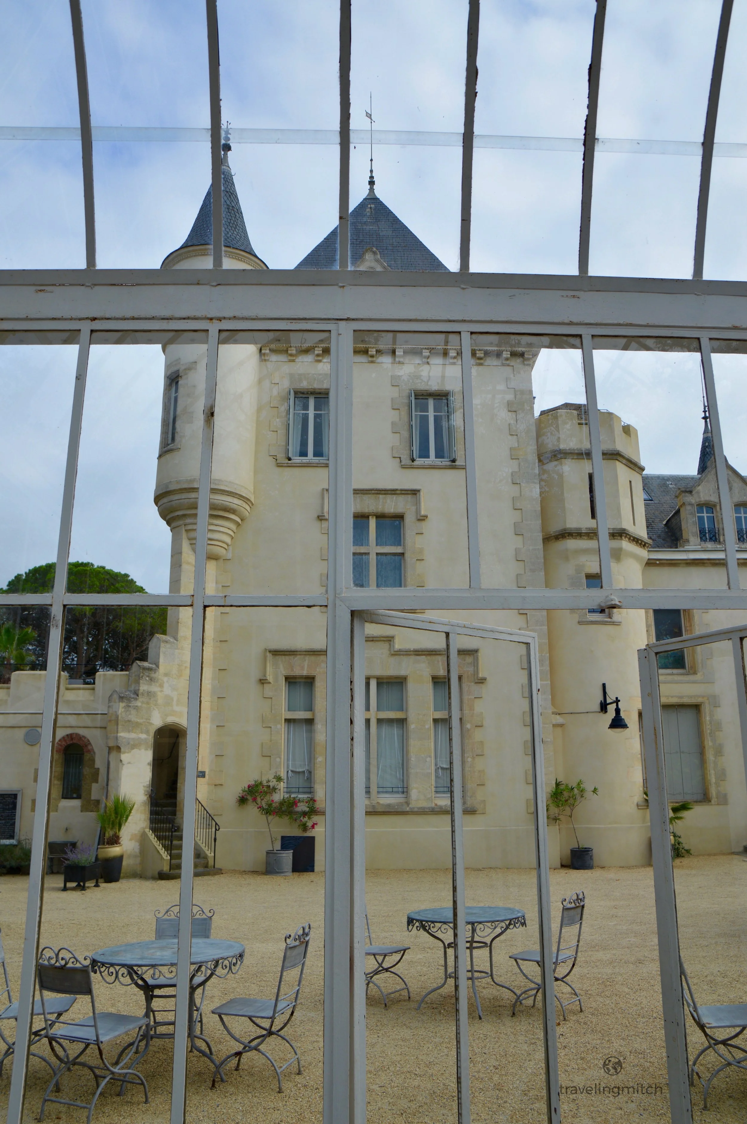 The solarium at Cháteau Les Carrasses in France