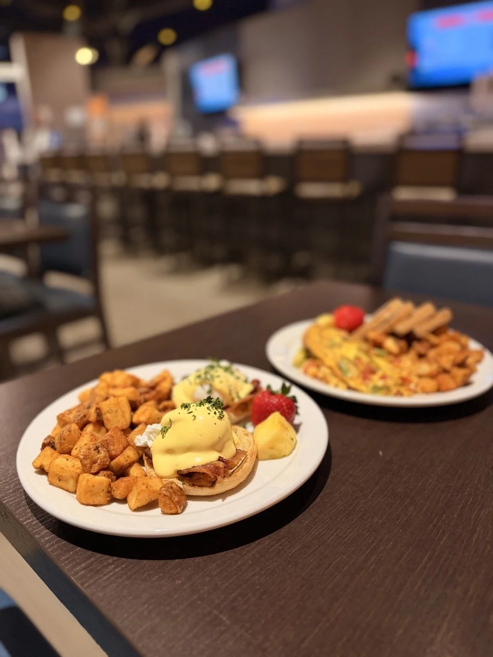 Delicious meals, morning to night 