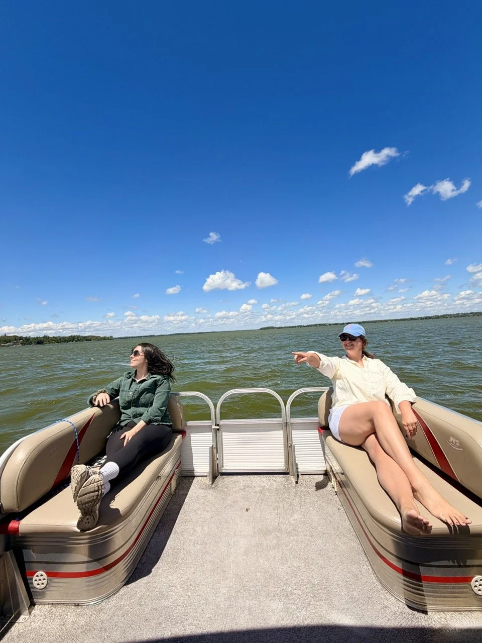 scugog_island_getaway_port_perry_scugog_island_pontoon.jpeg