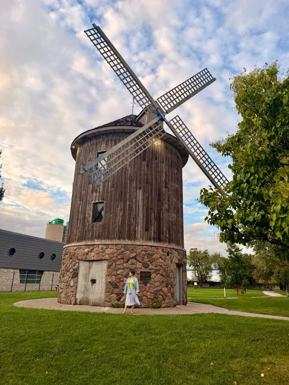 windsor_essex_cycling_sandwich_windmill.jpeg