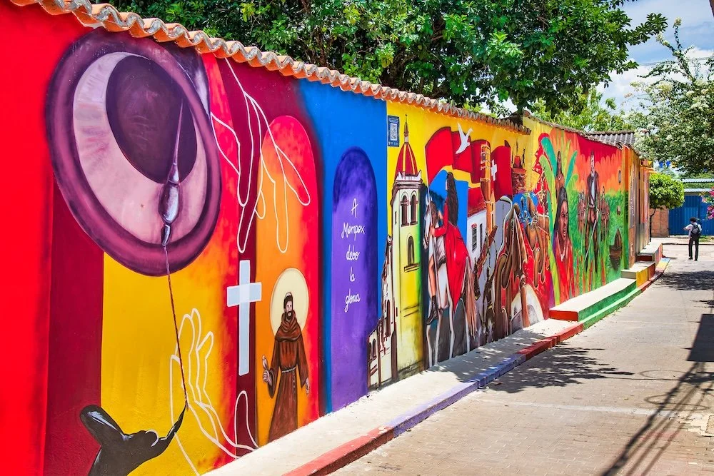 mompox colombia murals