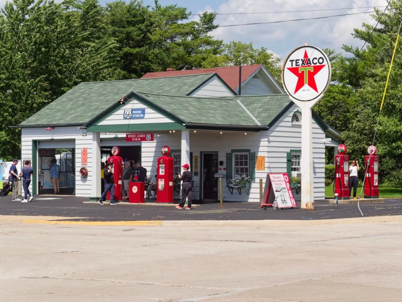 Ambler's Texaco Dwight