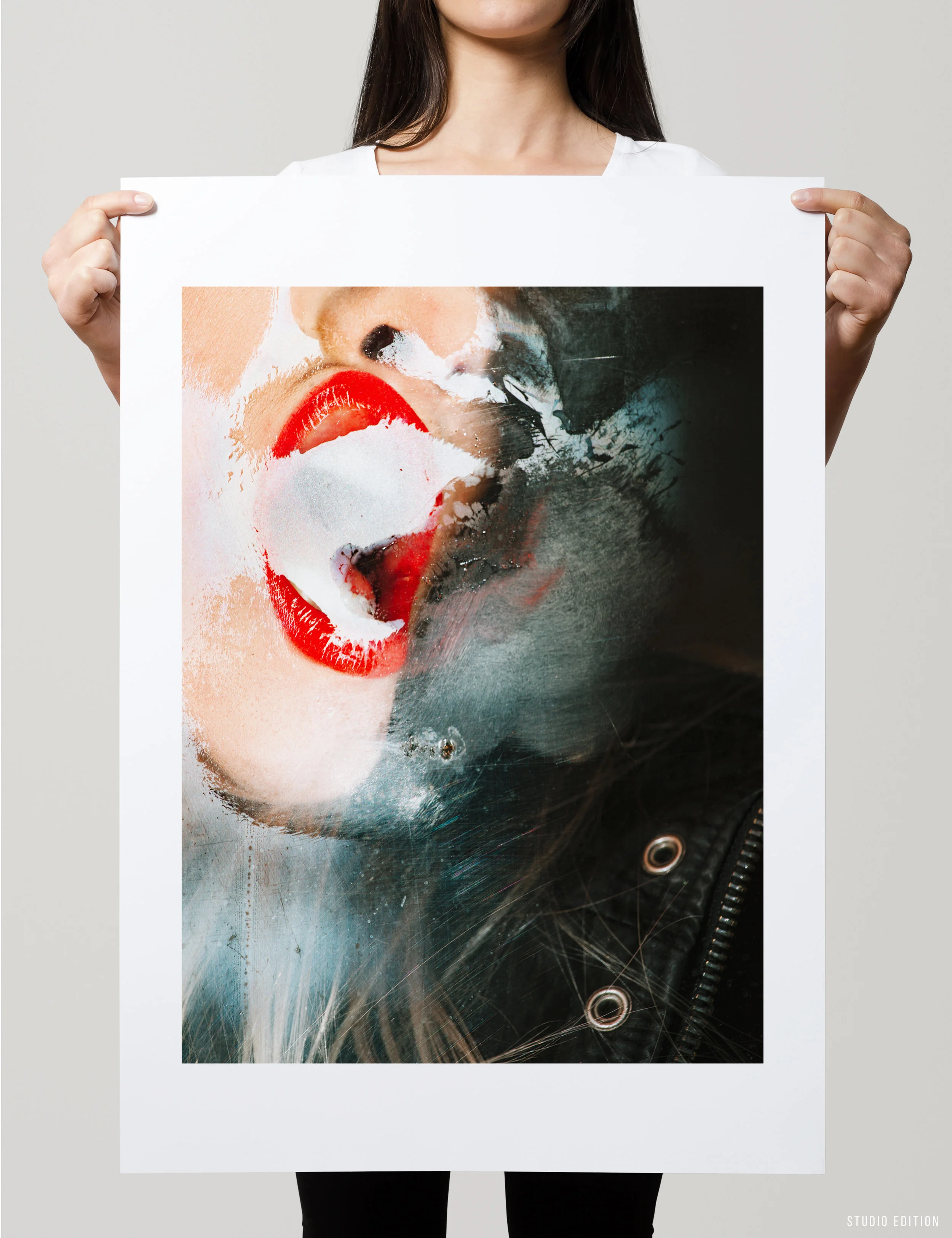 41-15-lips-20x15.jpg