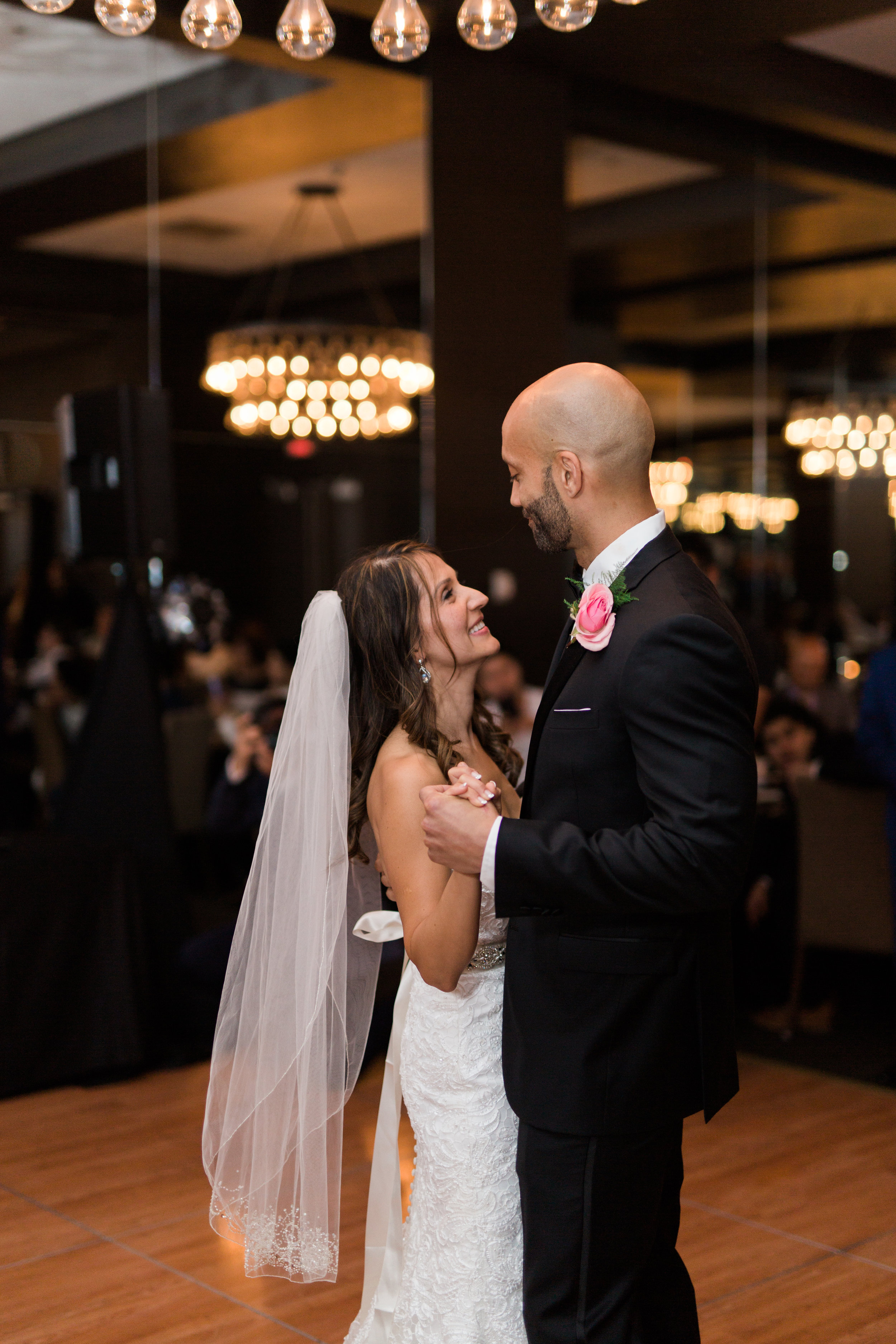 DanielleGiroux_AmirGolbazi_TorontoWeddingPhotographer_ThompsonHotel_SadafWill2857.jpg