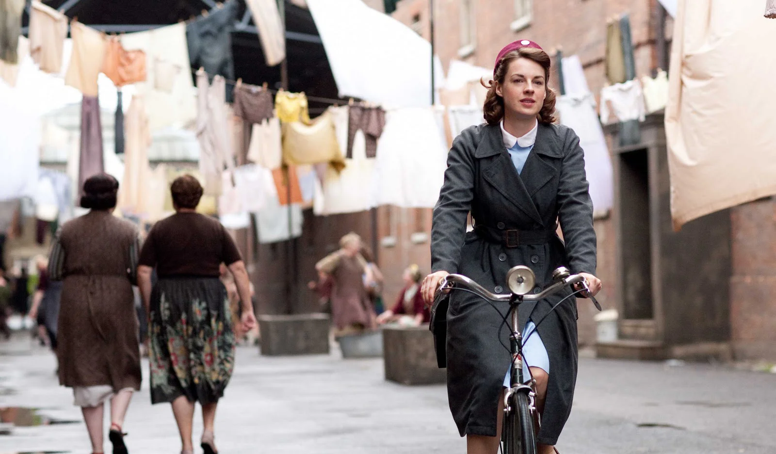 GUEST POST: Why I'm Clinically Addicted to 'Call the Midwife'
