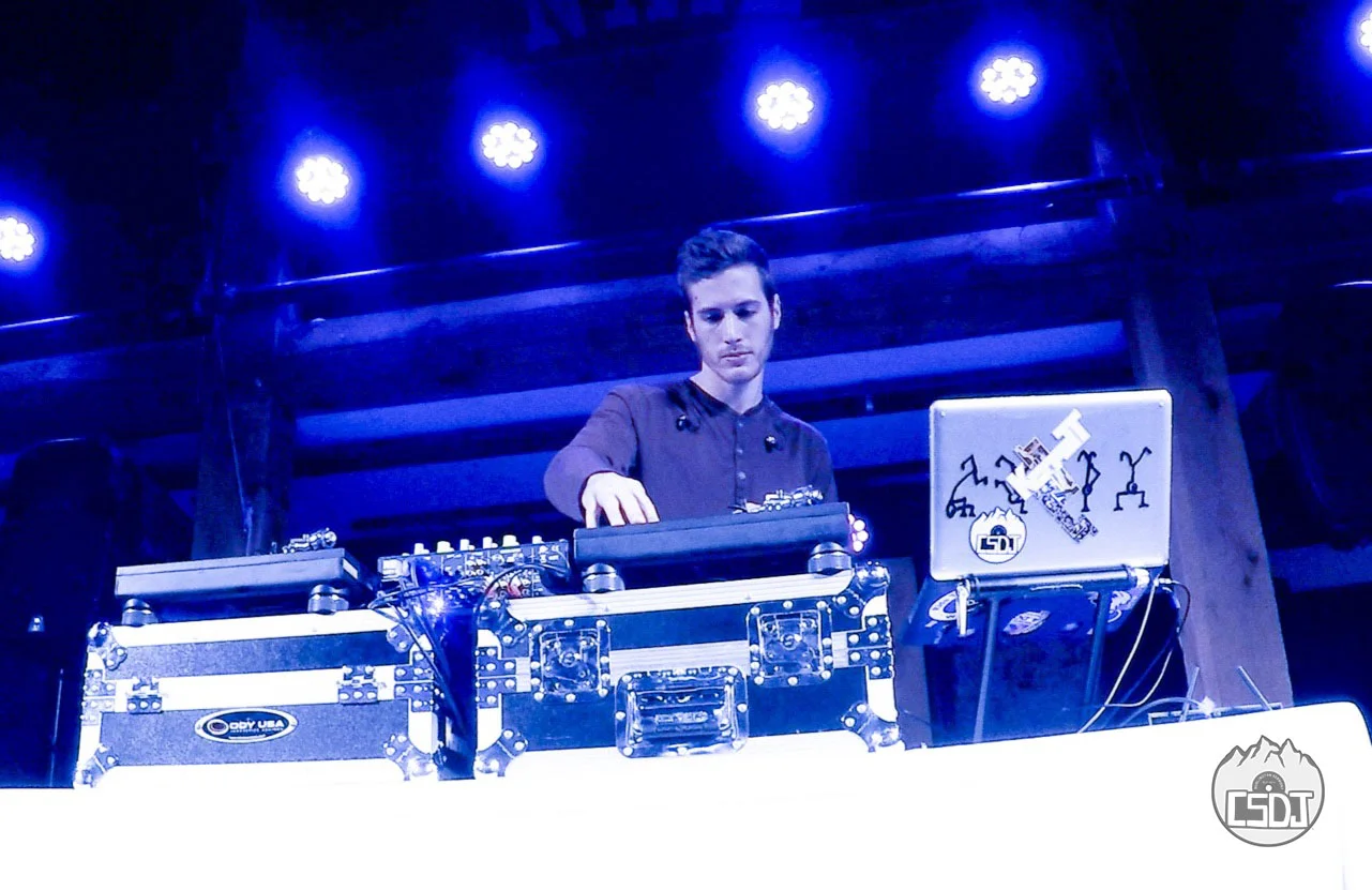 KermiTT at Rusty Nail 02 copy.jpg