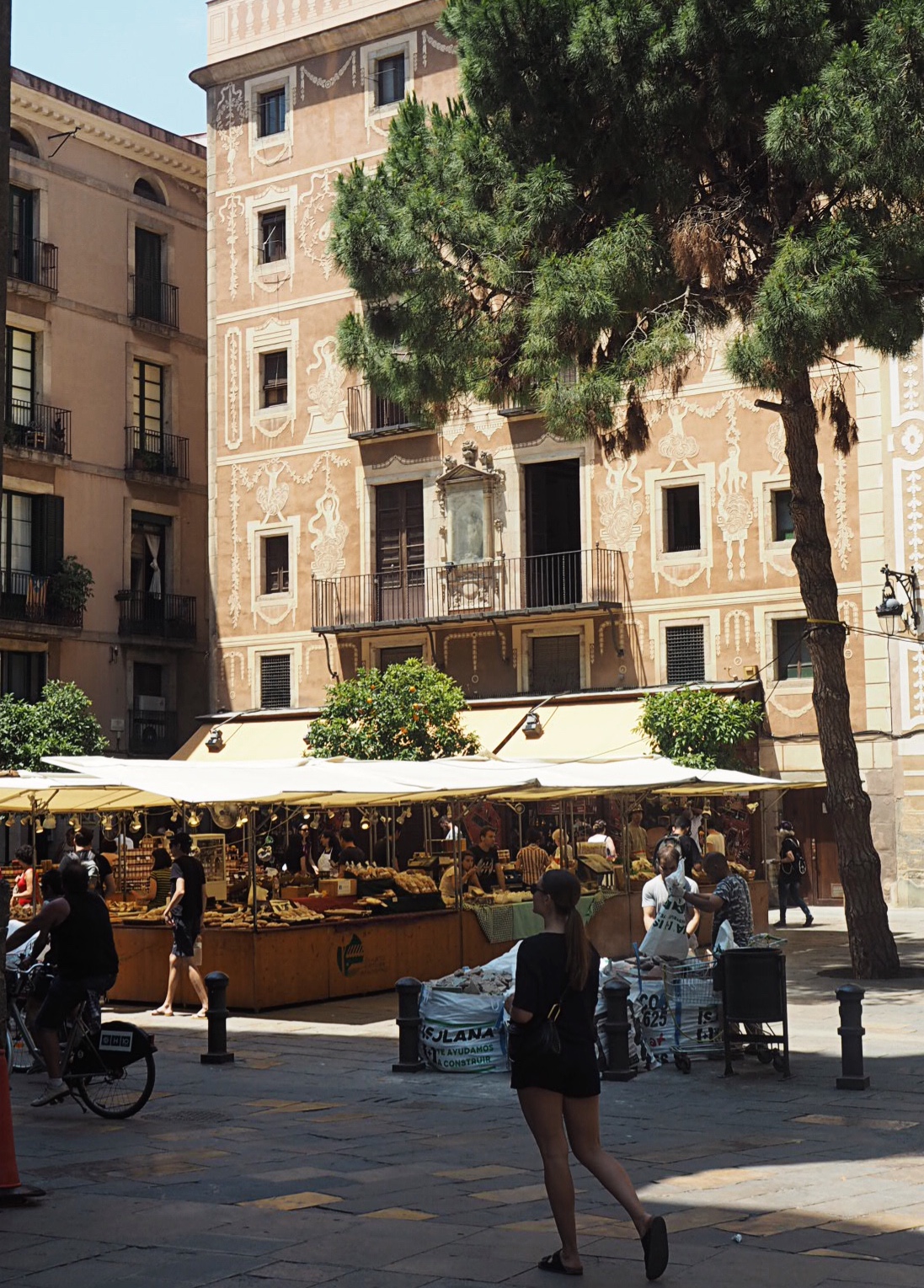 Market strolls