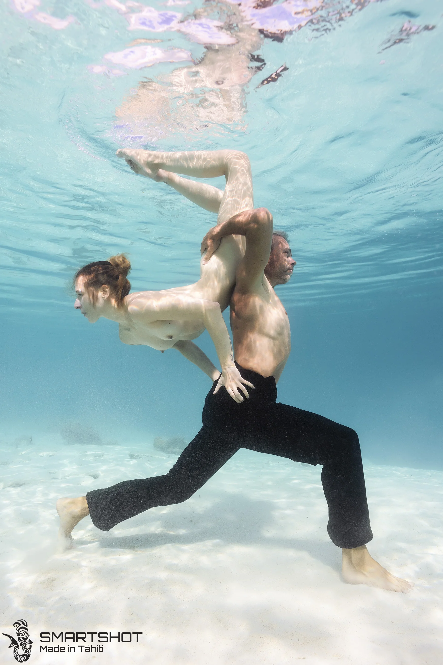 Underwater Duo-Dancing