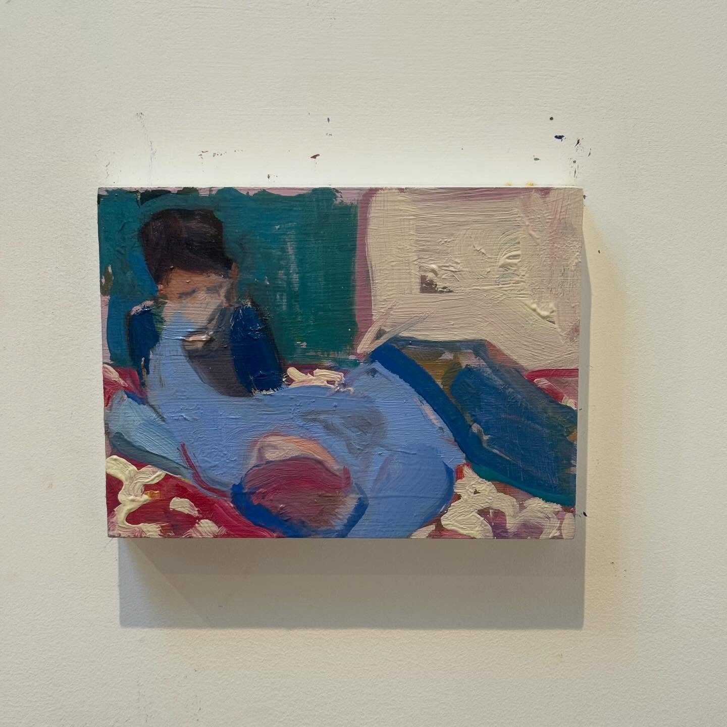 I made this little painting of my kids yesterday. I don&rsquo;t usually. But I wanted to capture a moment. They&rsquo;re on my bed, post card delivery ritual and Daisy is telling Hugo he has a nice nose while tweaking it. Oil on panel, 15 x 20cm

#si