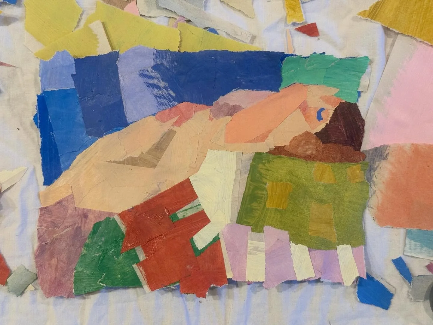 Saturday night collage making in Hay-on-Wye @thetablehay I think it&rsquo;s finished&hellip; Naomi on a Welsh Blanket, 21 x 15cm ish, collage on paper. Home tomorrow! Thank you for having me here again Val! Can&rsquo;t wait to come back 😍

#collageo