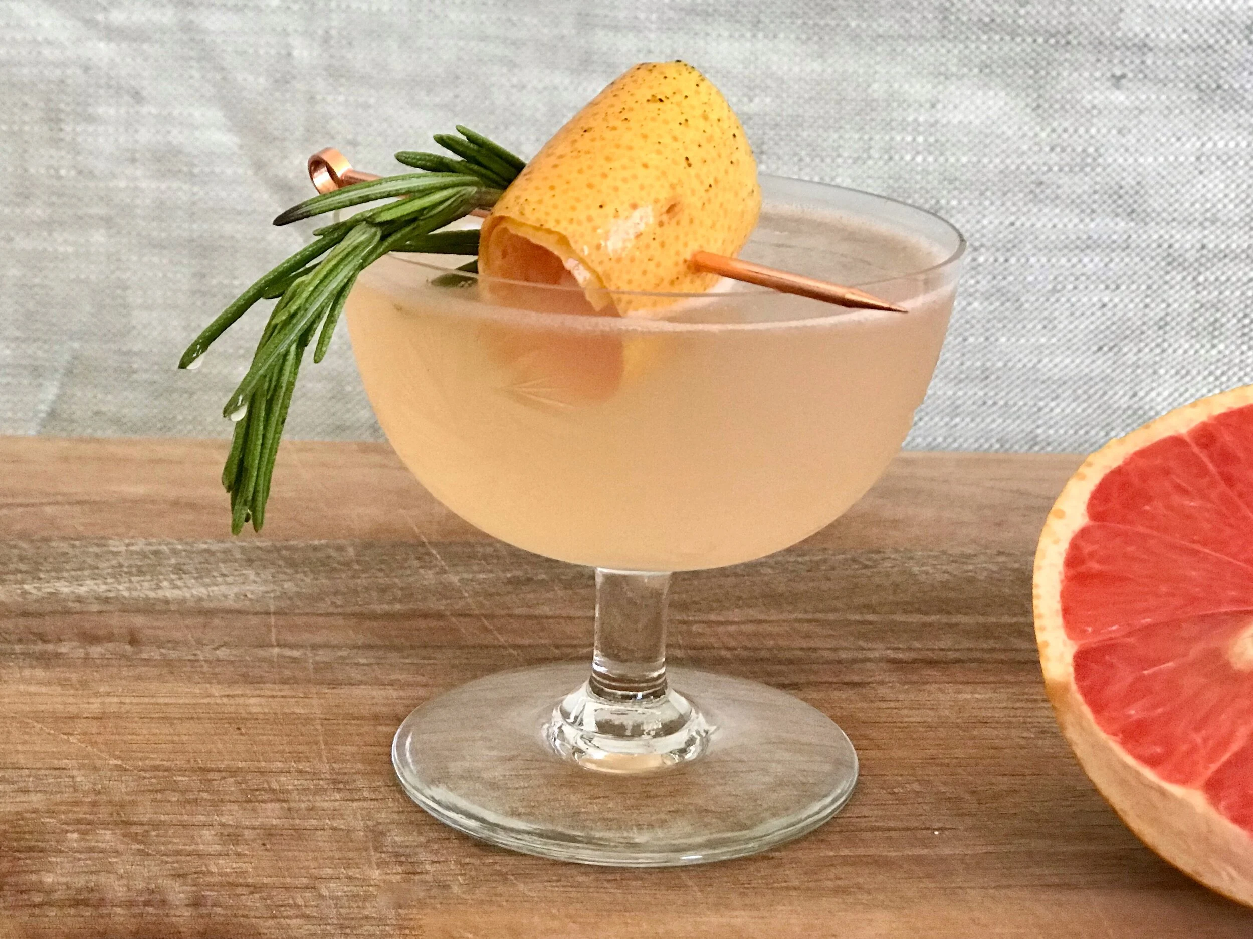The Shoulder Season: An Early Spring Cocktail with Gin and Citrus