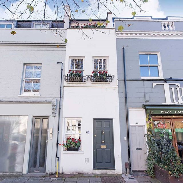 At 7ft 7in wide, one of London&rsquo;s skinniest homes hits the market at &pound;1m
.
.
.
#architecture #realestate #london