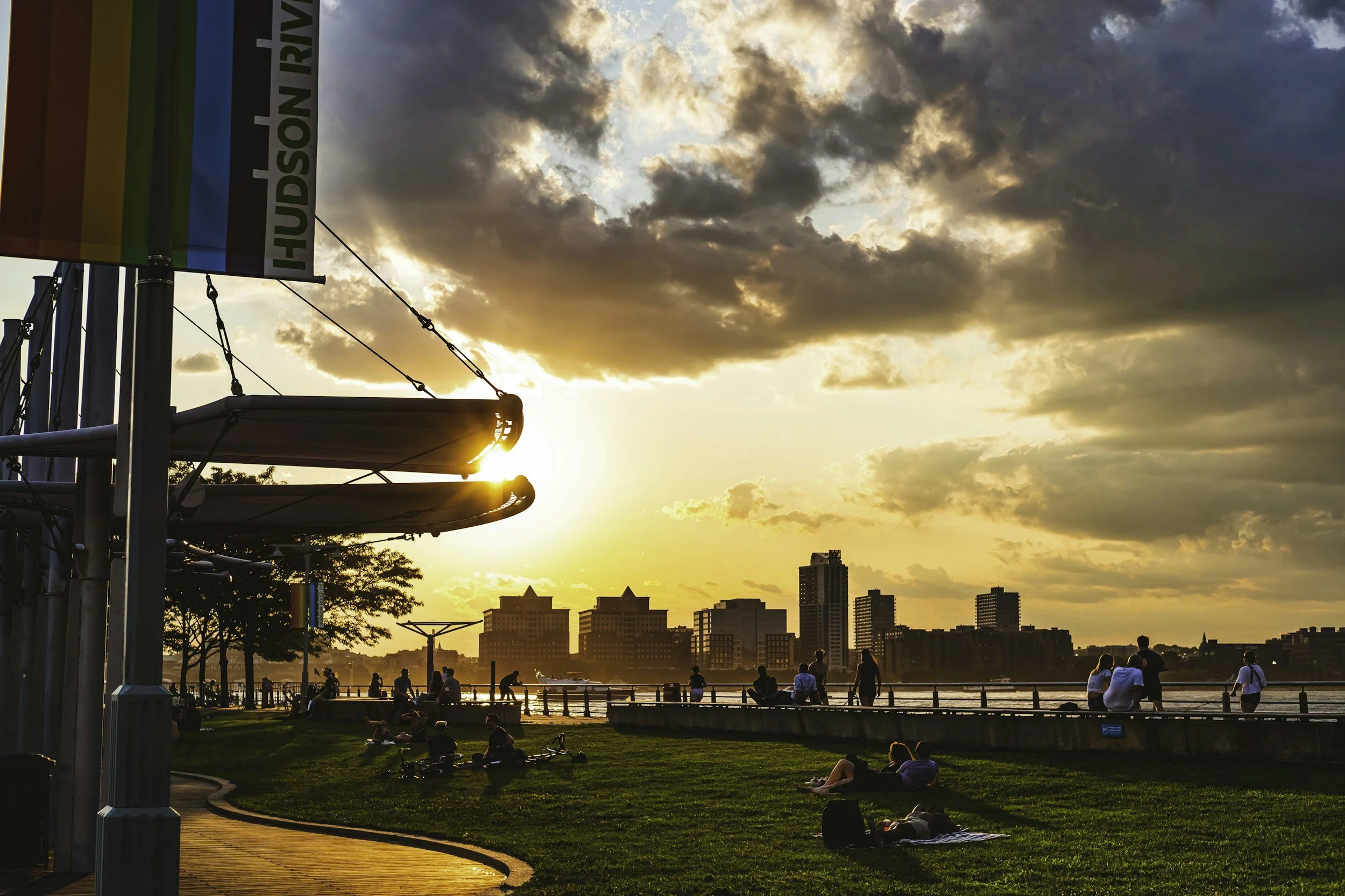 招聘全职中英双语育儿保姆｜Chelsea, 纽约 ｜$40元/小时