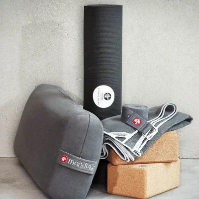 Manduka-Images-Studio-Gear-1-LowRes.jpg