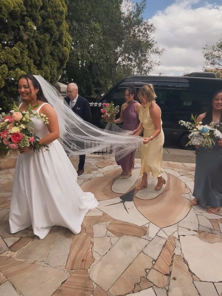 Summer colours everywhere ~ Congratulations Hana &amp; Will 🌺