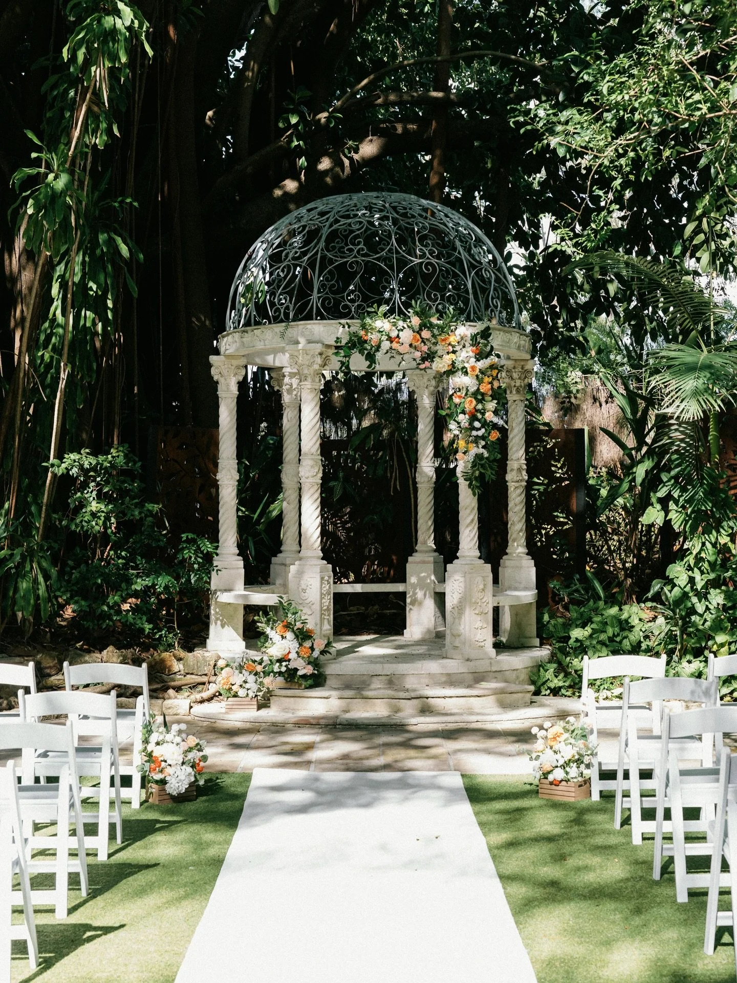 Nicole &amp; Shuntaro &hearts;️
Watching a whole room celebrate people they love will never get old to us. The laughter, the chaos, the happy tears, the &ldquo;just one more song&rdquo; energy&hellip; that&rsquo;s the magic we&rsquo;re lucky enough t