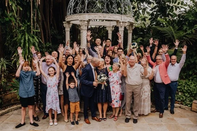 The best part of a wedding day? Having all your favourite people in one place. 🤍 Family portraits at Boulevard Gardens that we&rsquo;ll treasure forever.