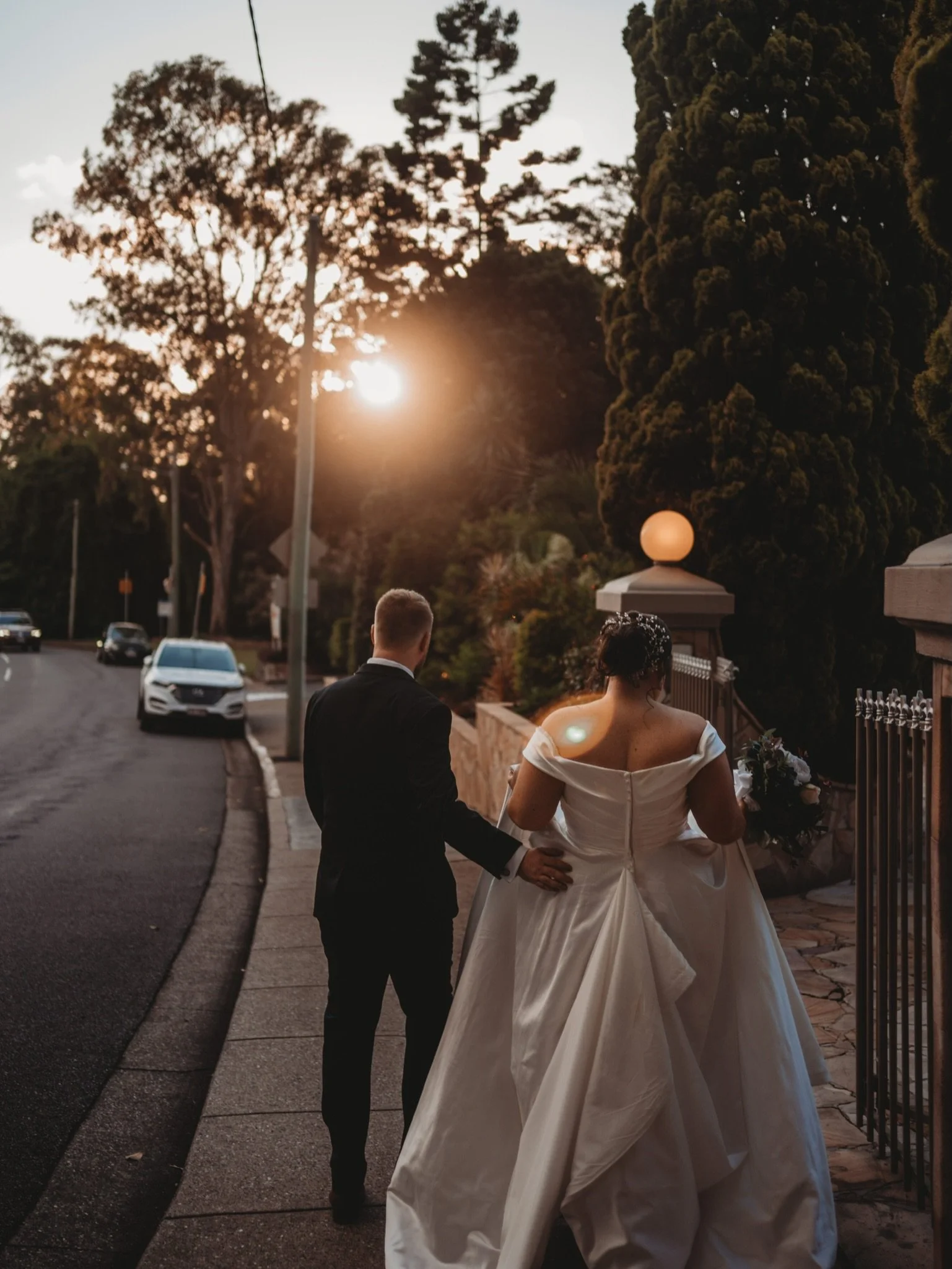 Golden hour strolls, forever starts, and love filling every corner of Boulevard Gardens ✨🤍

#brisbaneweddings #brisbaneweddingvenue