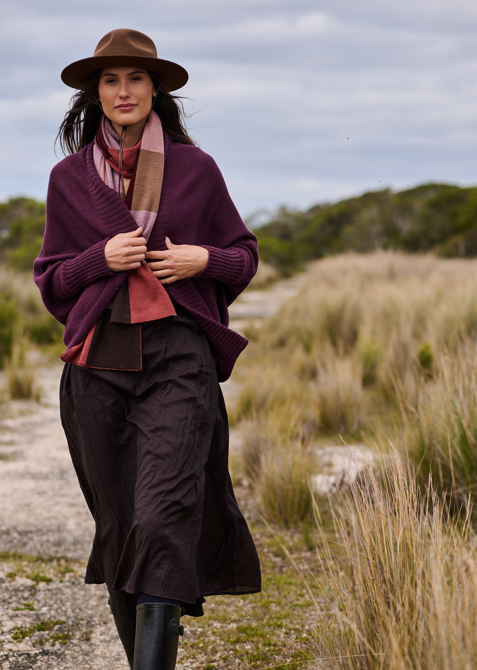 estella_shrug_pinot_lifestyle2.jpg