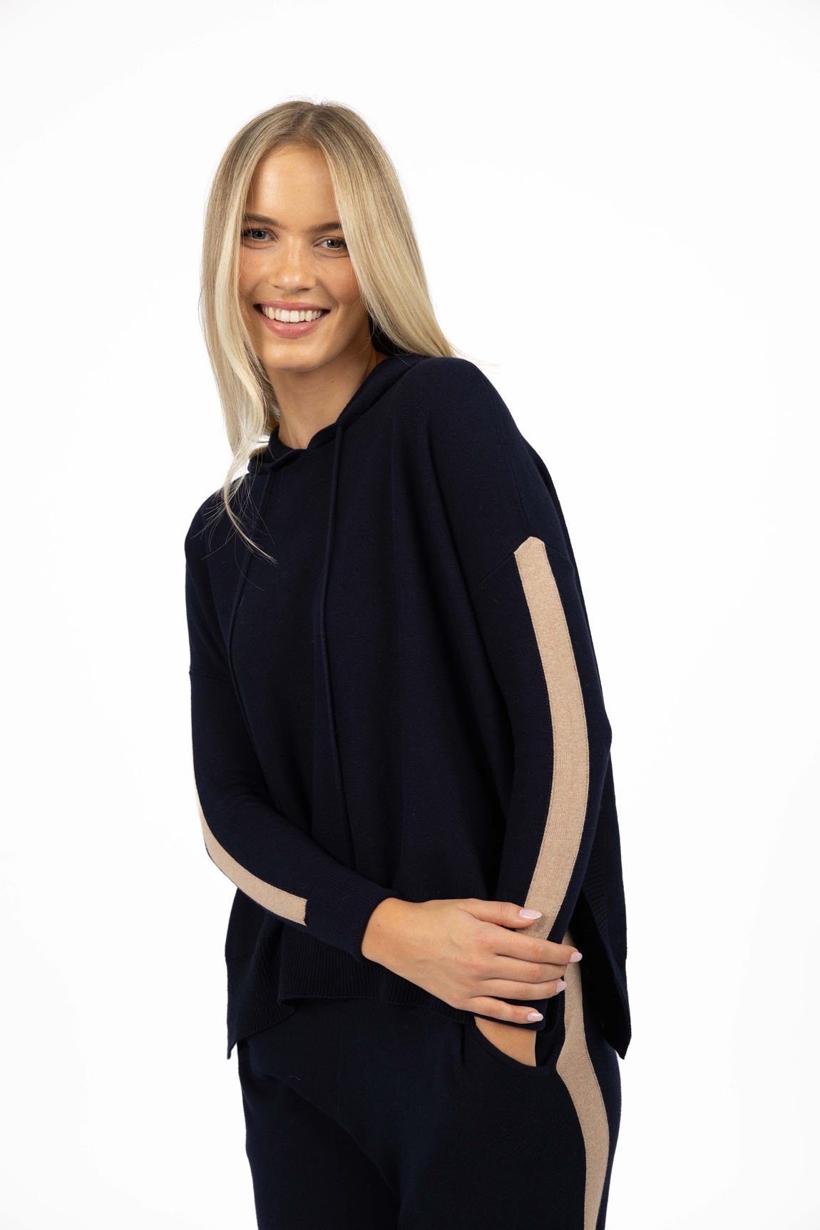 HW26318 - PEYTON HOODIE - NAVY (2).jpg