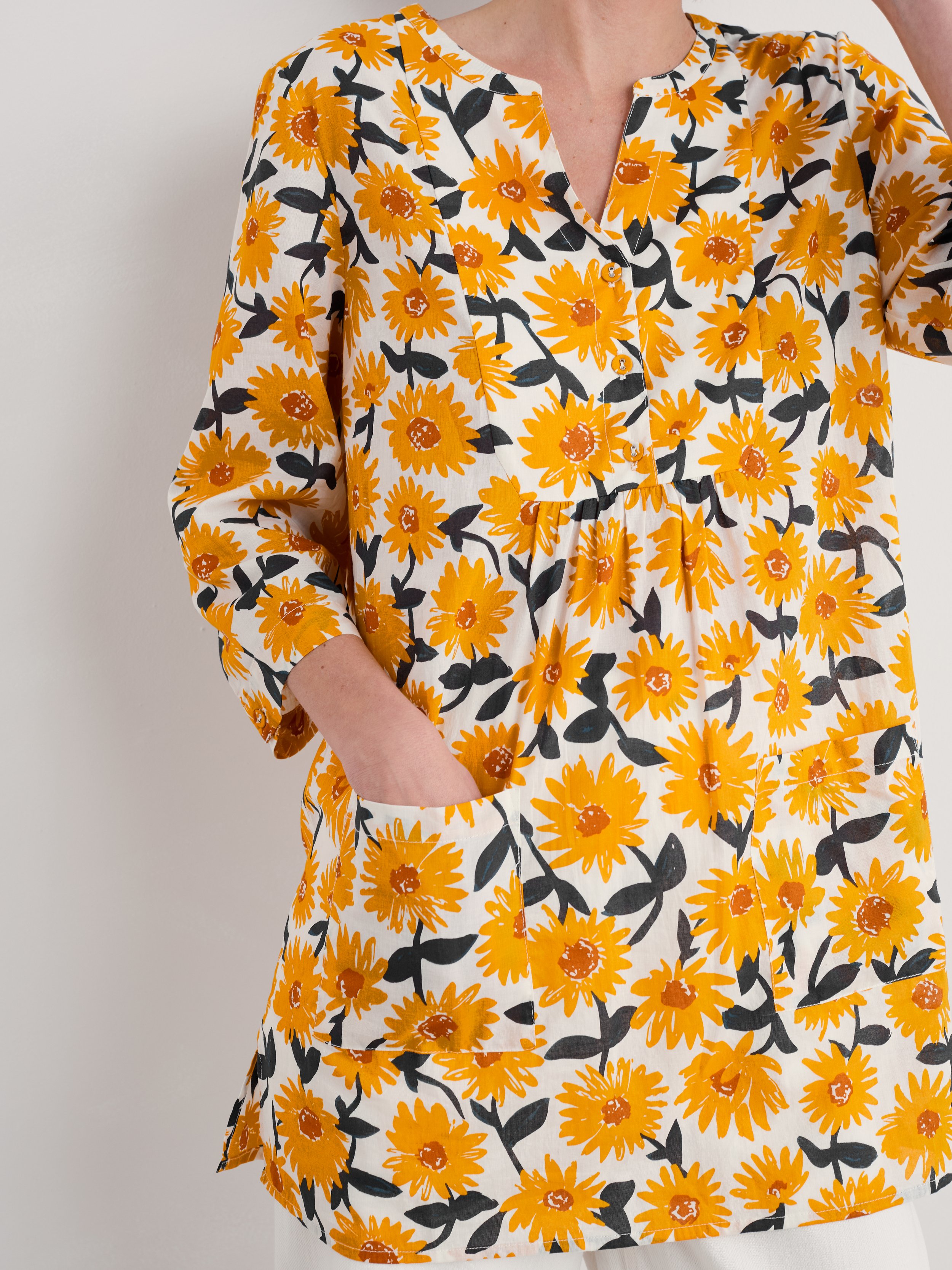 Aventurier Tunic - Arty Daisy Chalk - 3.jpg
