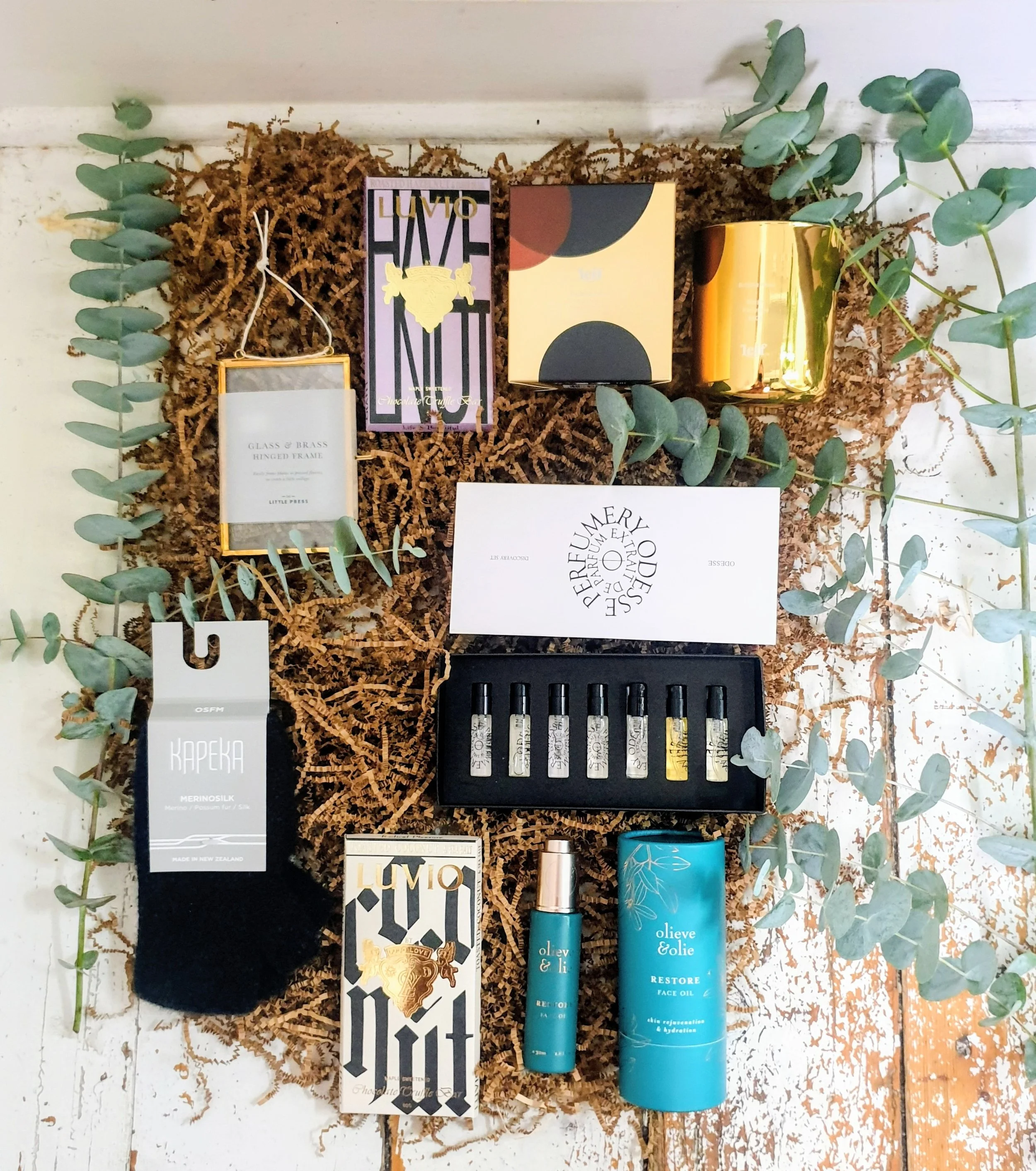 'Luxe Deluxe For Her' Curated Gift Box