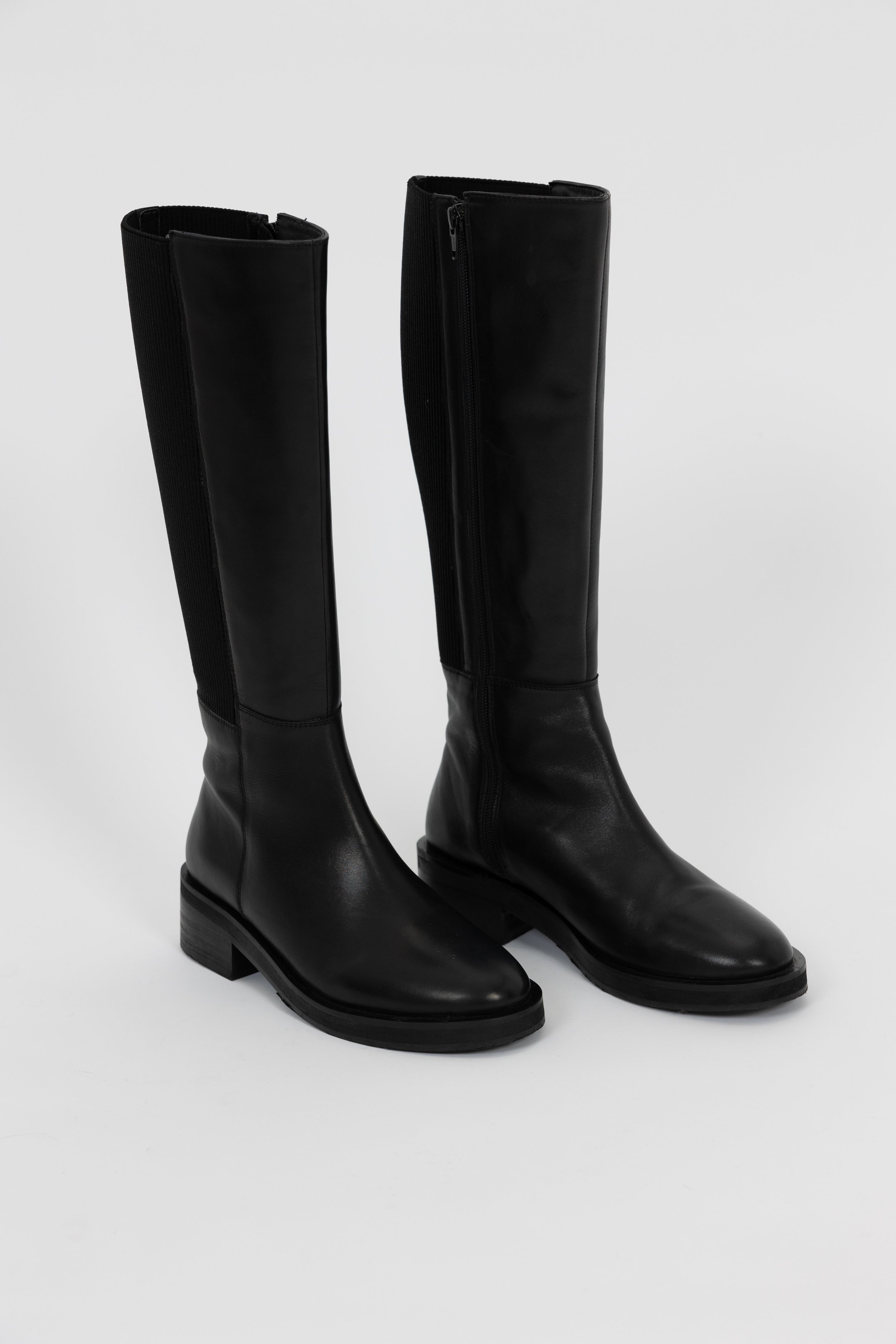 HAS42 - STILT BOOT (7).jpg