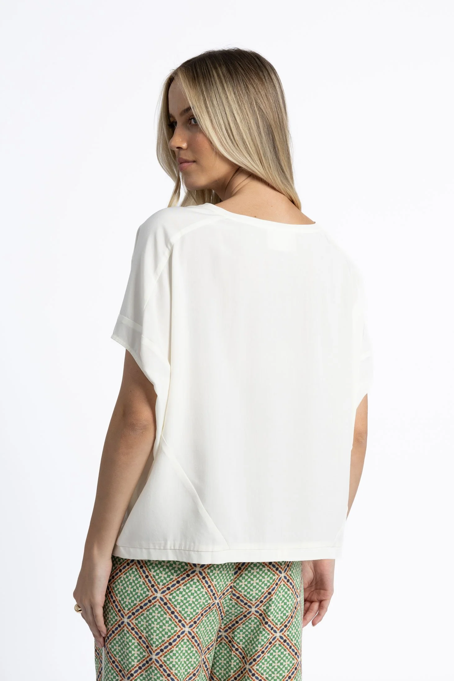 HS25243_LUSHTOP_CREAM.jpg