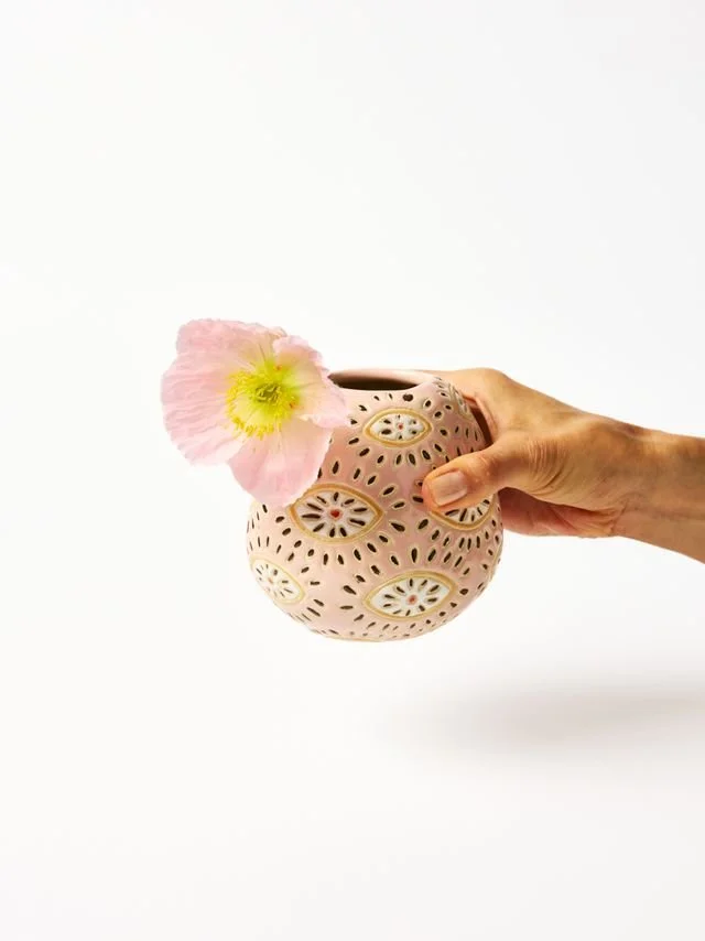 Jones & Co | Pollen Vase | Pink Eyes