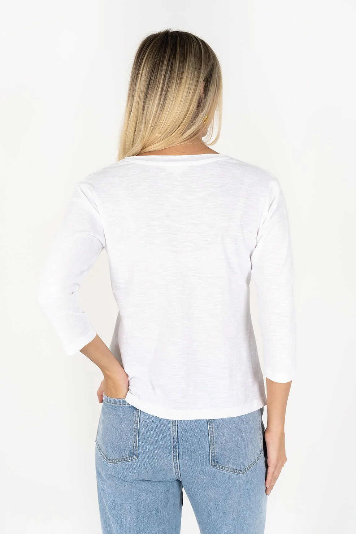 HW25701 - STELLA V-NECK - WHITE - BACK.jpg