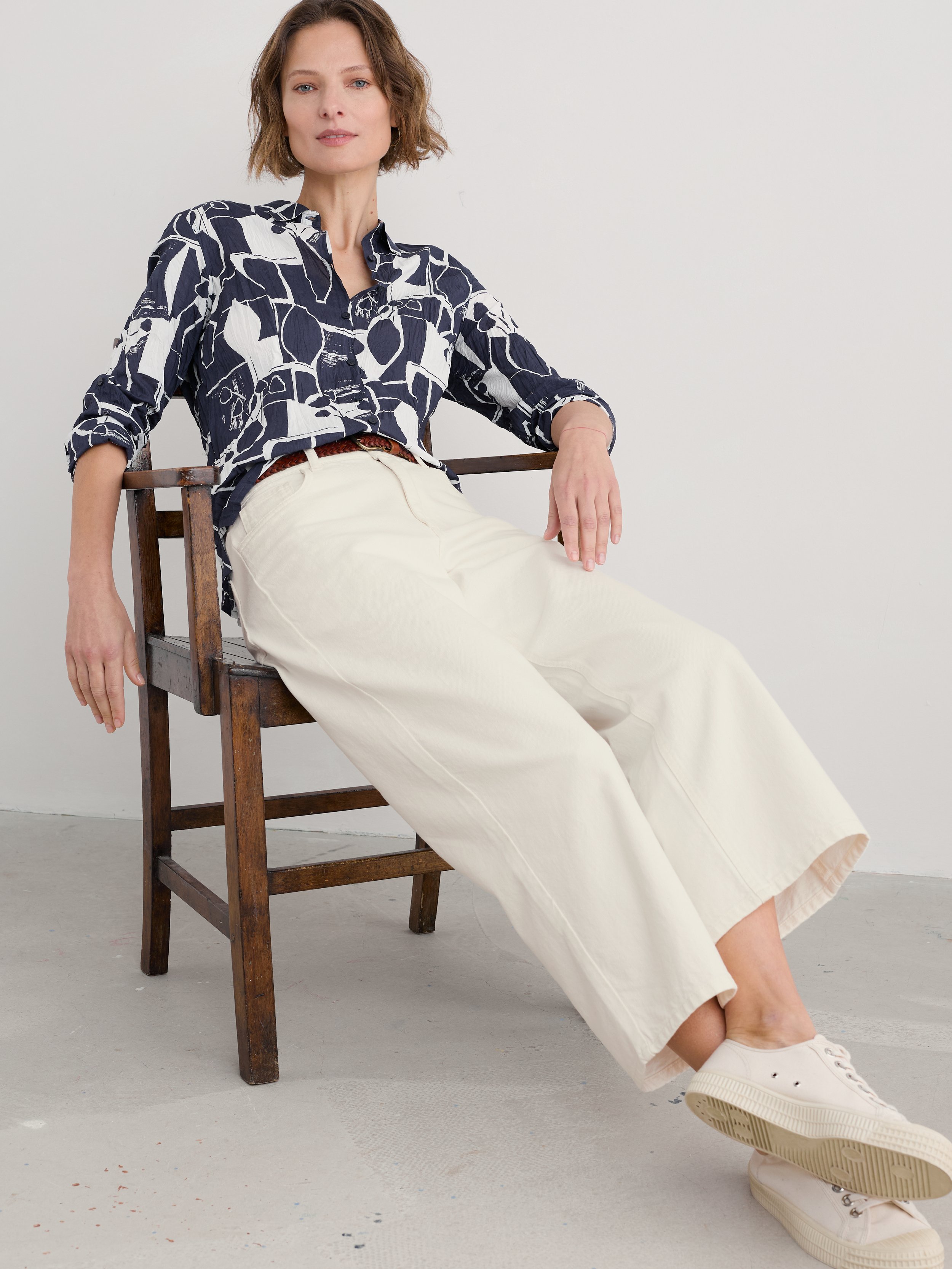 Larissa Shirt - Window Painting Maritime - 5.jpg